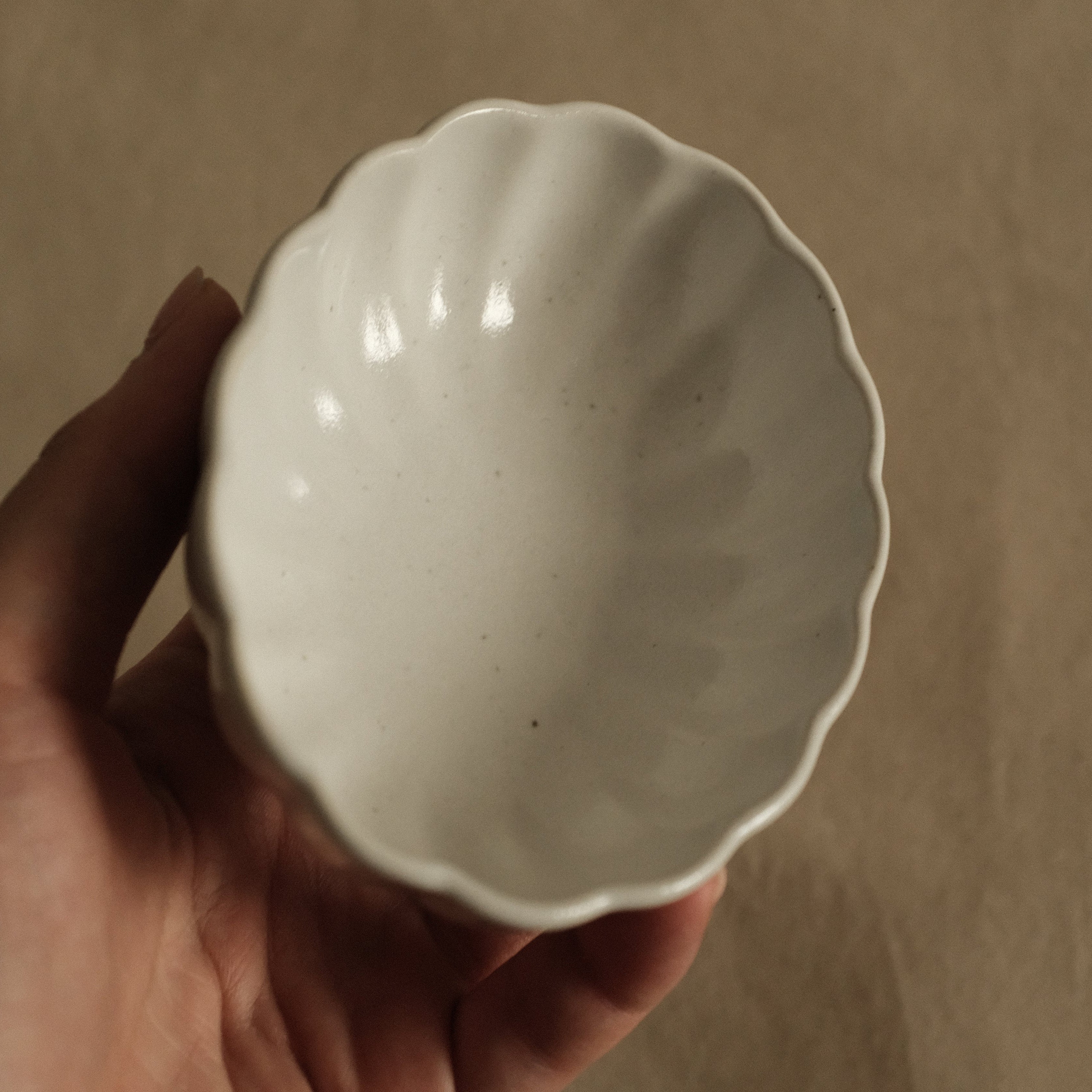 East Table Dolce Chrysanthemum Shape Yuki Snow White Small Bowl