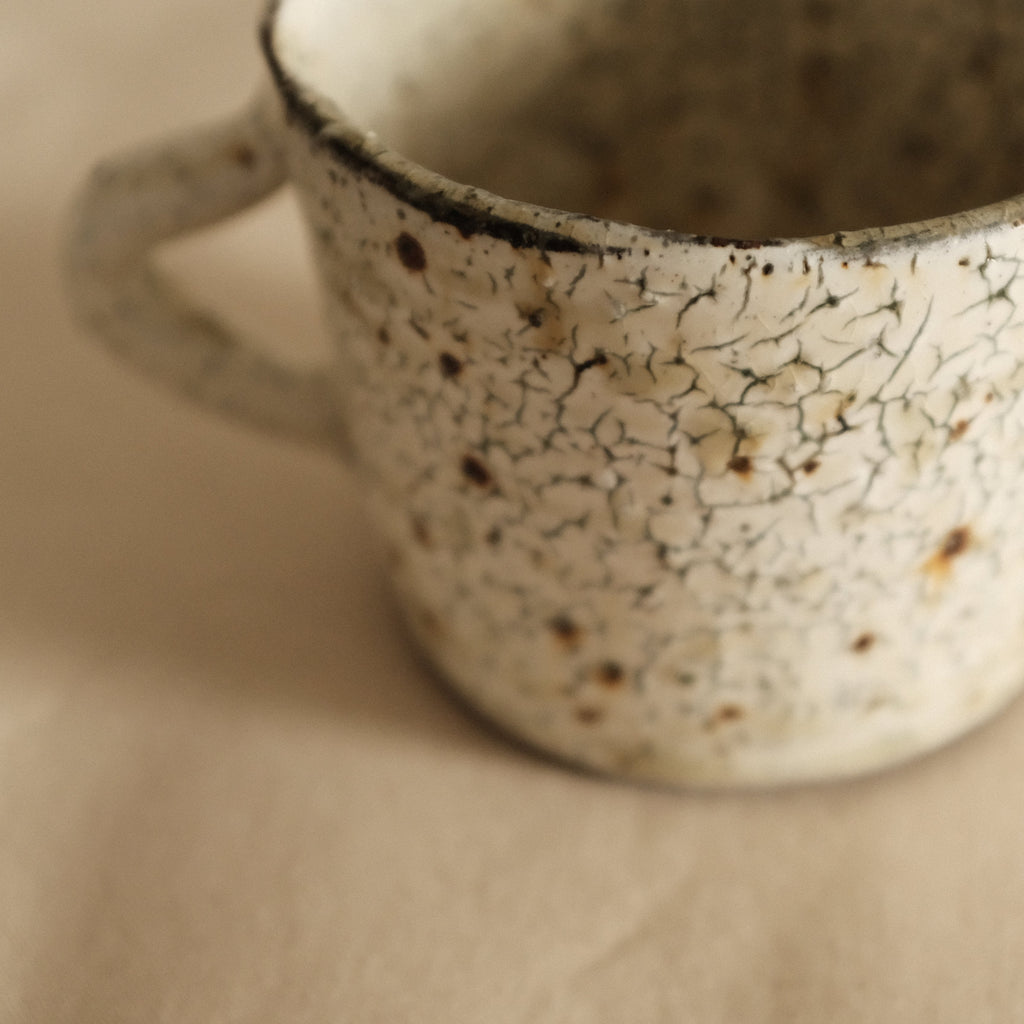 Kazuhito Yamamoto White Vidro Powdered Glaze Antique Mug