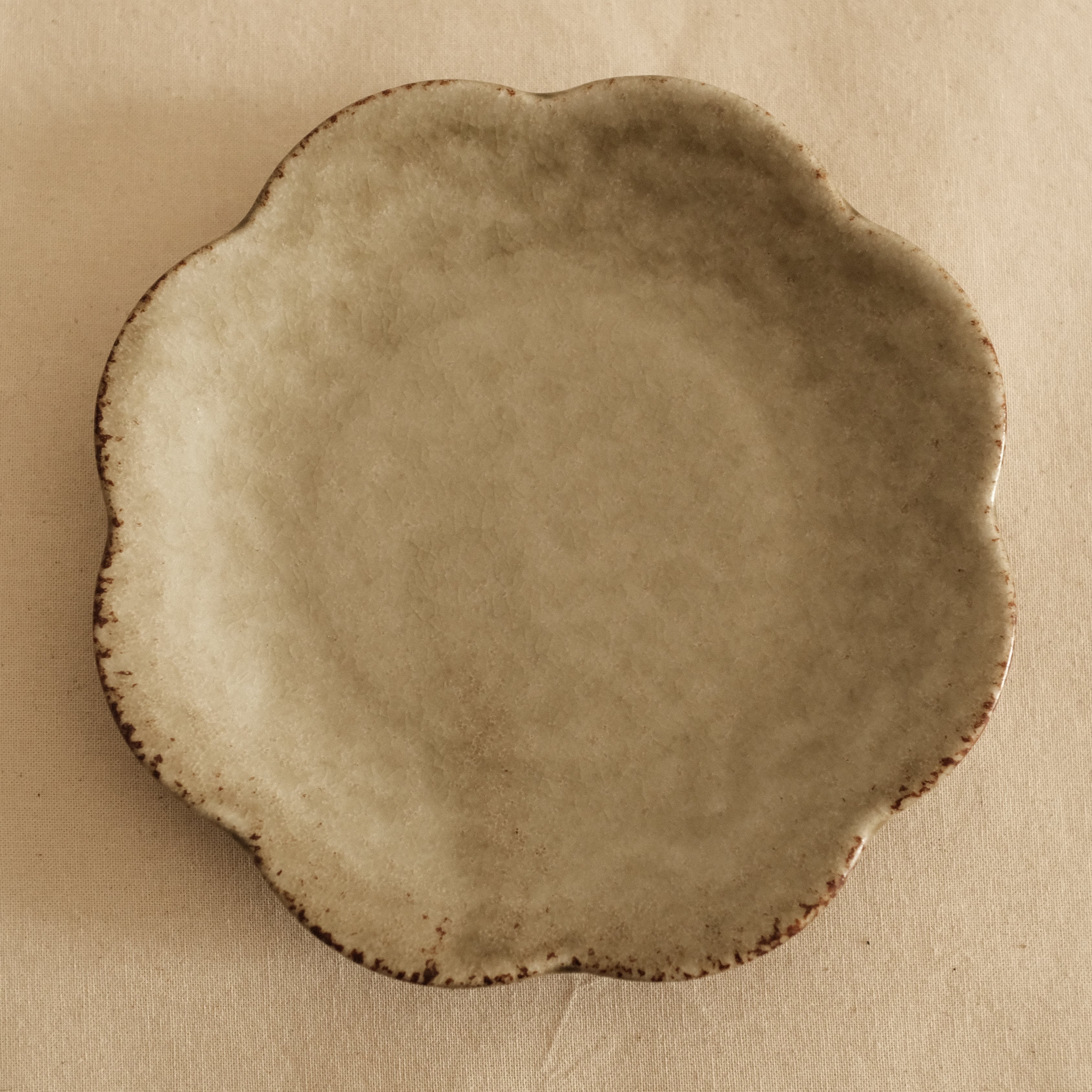 Gozan Kiln Waka Yanagi Willow Hana Flower Shape Flat Plate