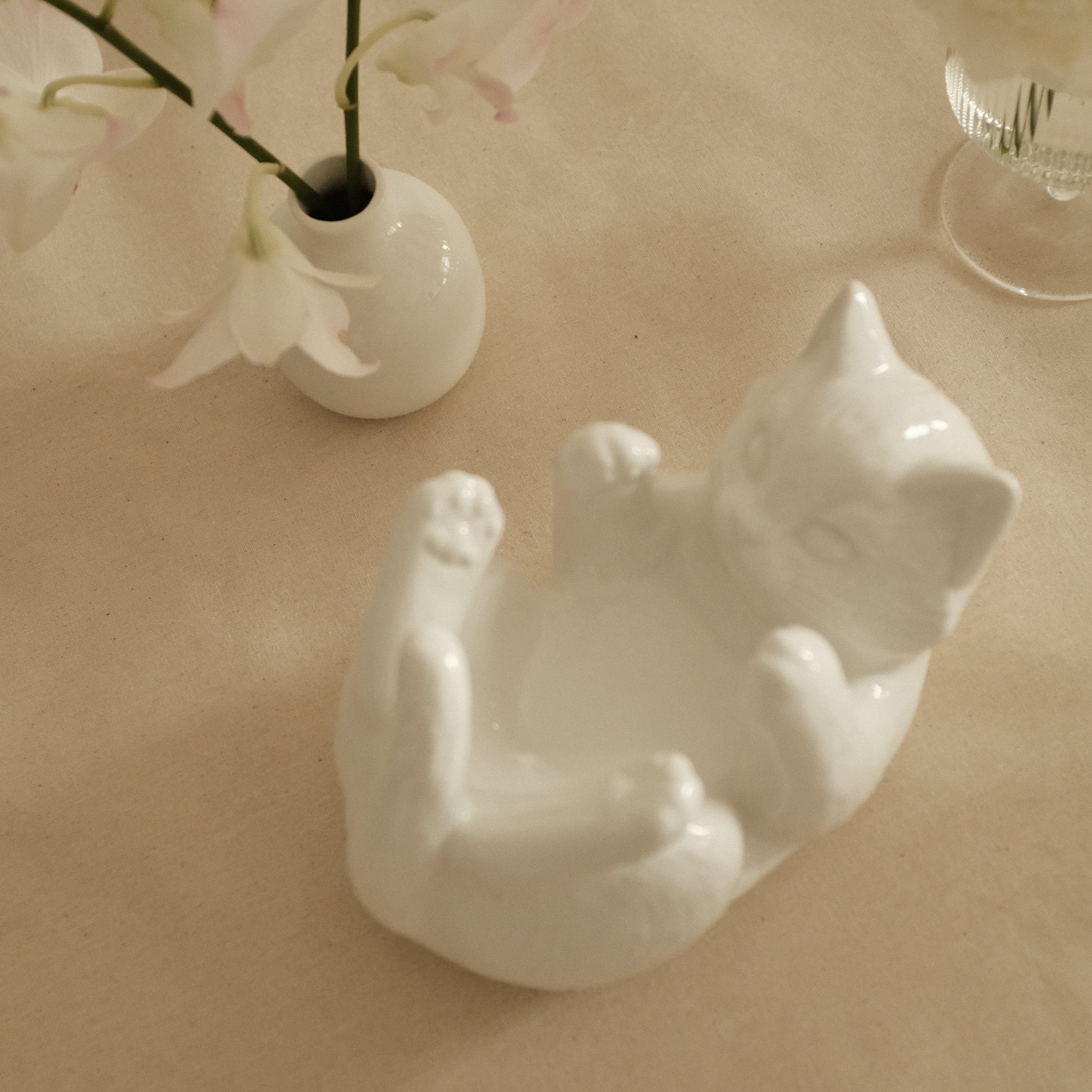 MIGNON Furry Cat with Small Ceramic Vase Reed Diffuser Bottle