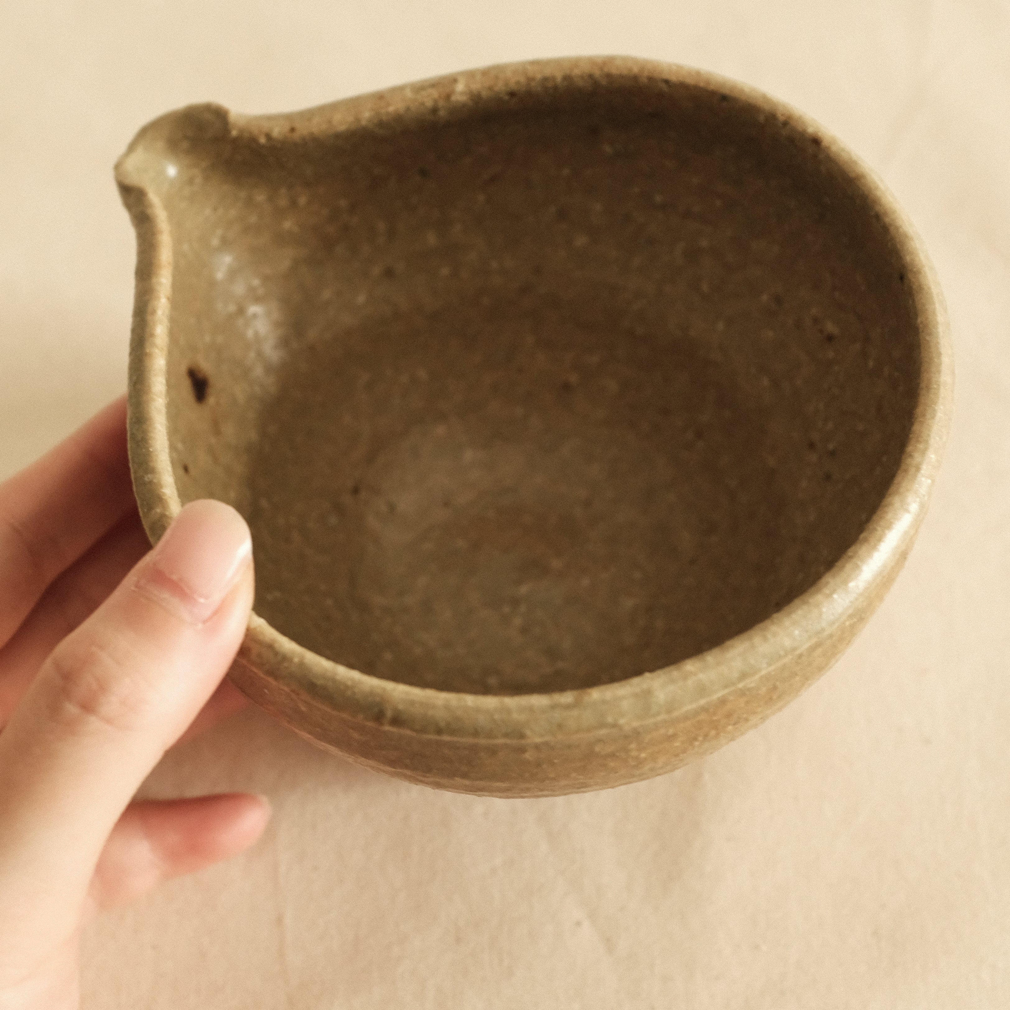 Shizuka Oikawa Iron Glazed Tear Drop Shape Small Katakuchi Bowl with Spout