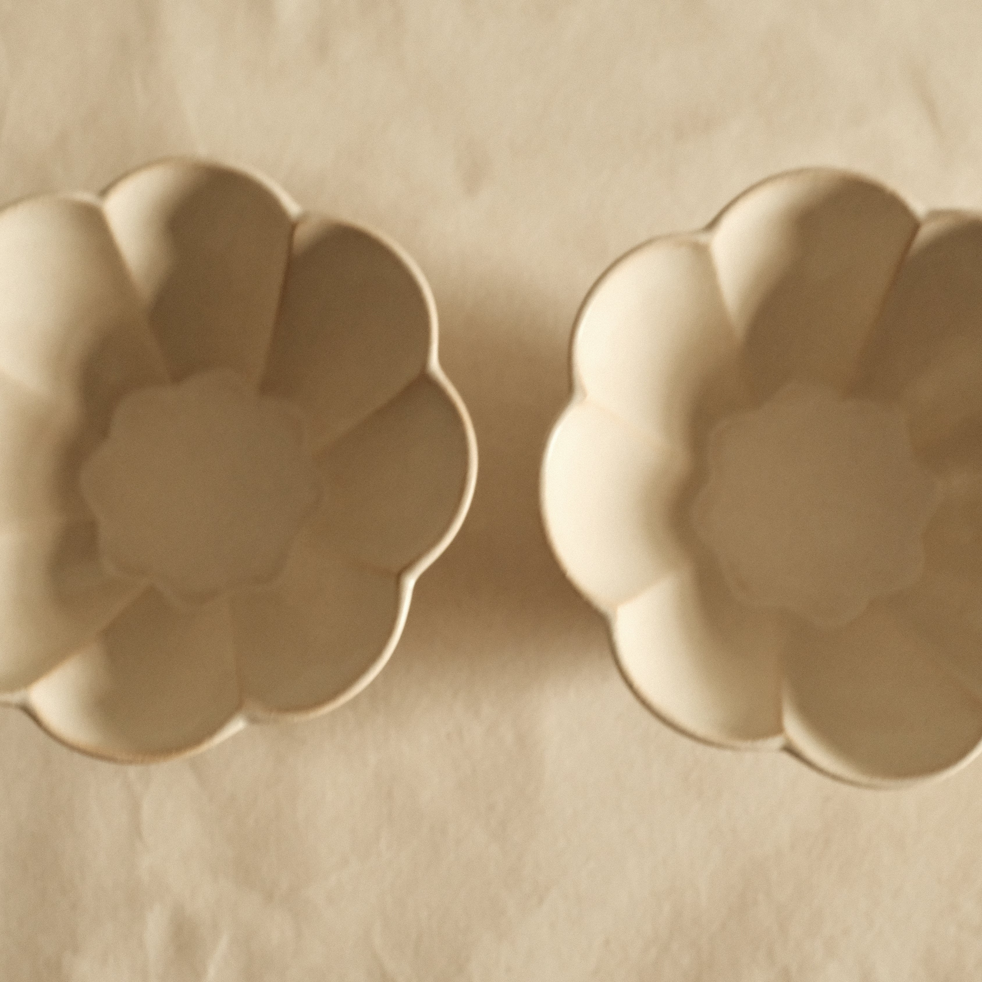 East Table Hanasaki Flower Shape Sand Beige Deep Bowl