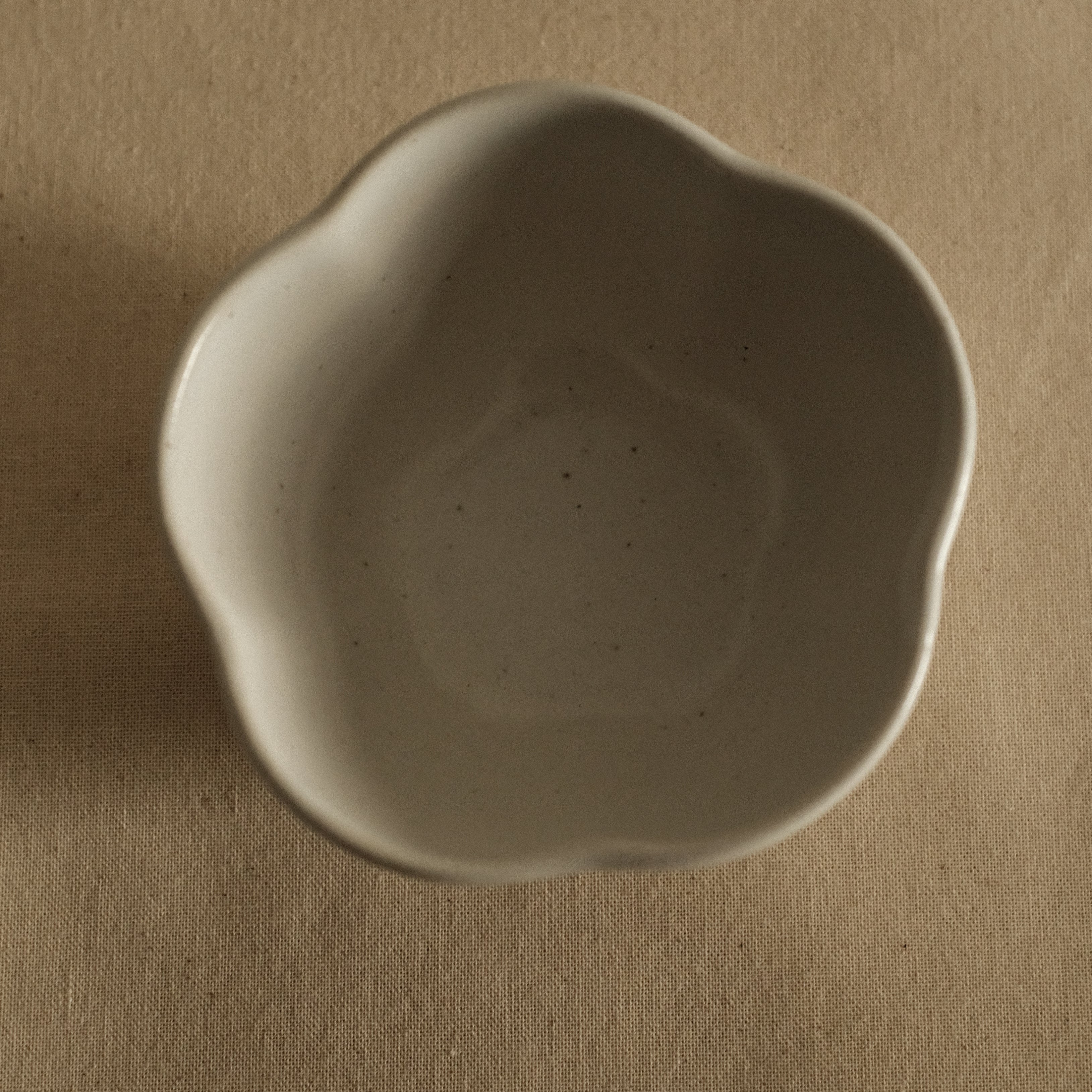 East Table Dolce Ume Plum Shape Yuki Snow White Small Bowl