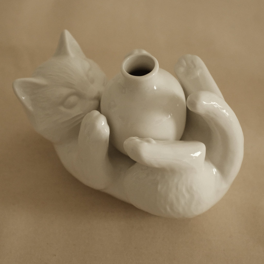 MIGNON Furry Cat with Small Ceramic Vase Reed Diffuser Bottle