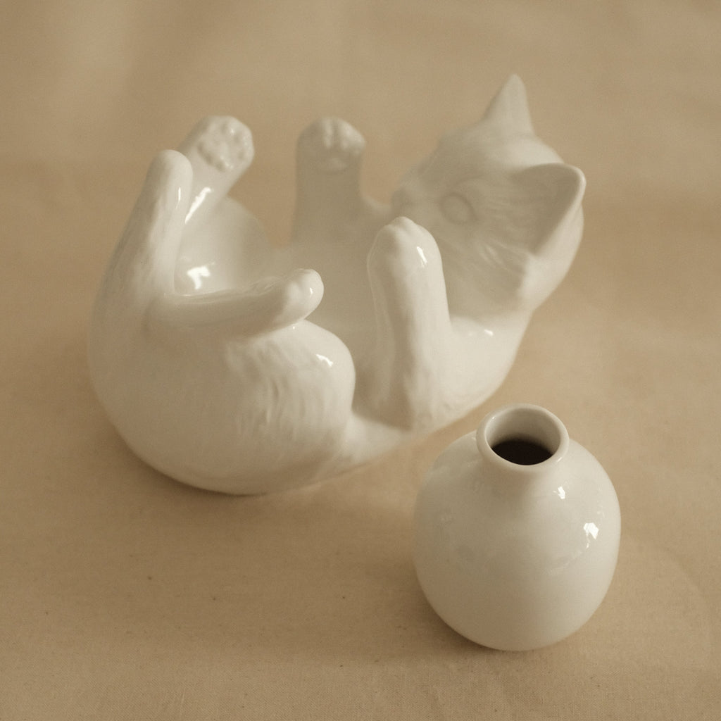 MIGNON Furry Cat with Small Ceramic Vase Reed Diffuser Bottle