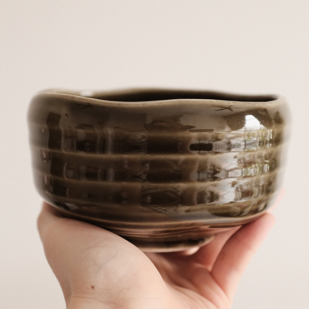 Hatsuichi Japan Yomogi Olive Green Flower-shaped Chawan Matcha Bowl Tea Bowl Japan Minoware