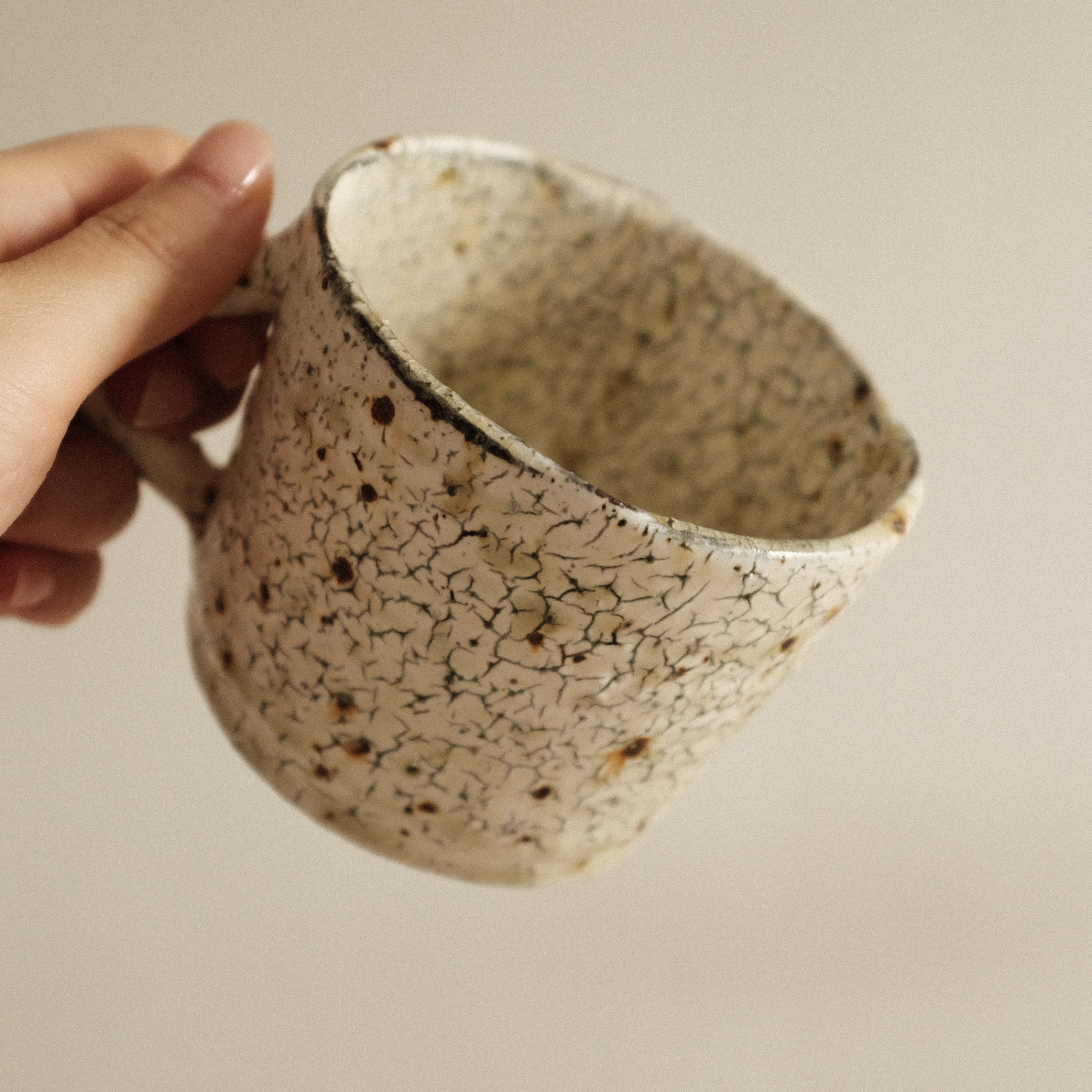 Kazuhito Yamamoto White Vidro Powdered Glaze Antique Mug