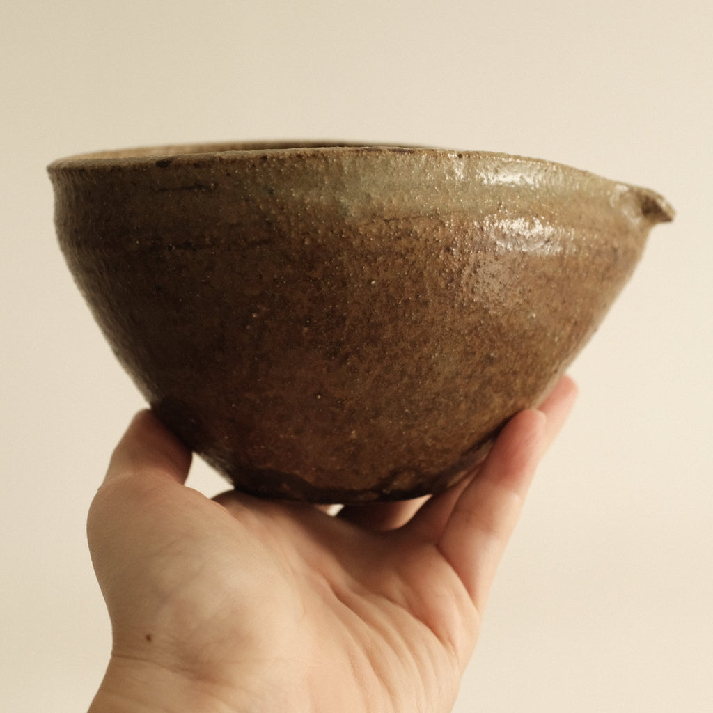 Shizuka Oikawa Iron Glazed Tear Drop Shape Large Katakuchi Bowl with Spout