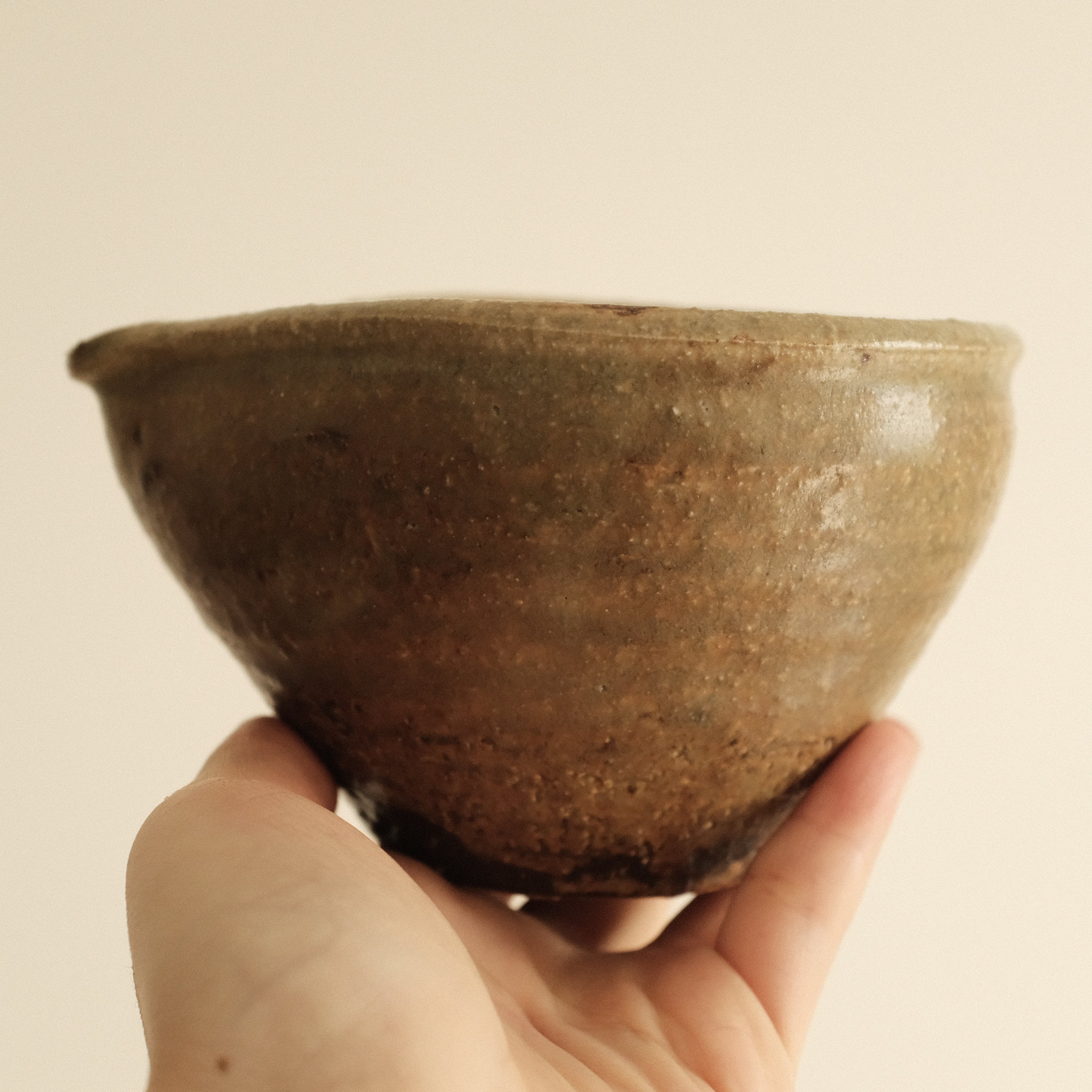 Shizuka Oikawa Iron Glazed Tear Drop Shape Small Katakuchi Bowl with Spout