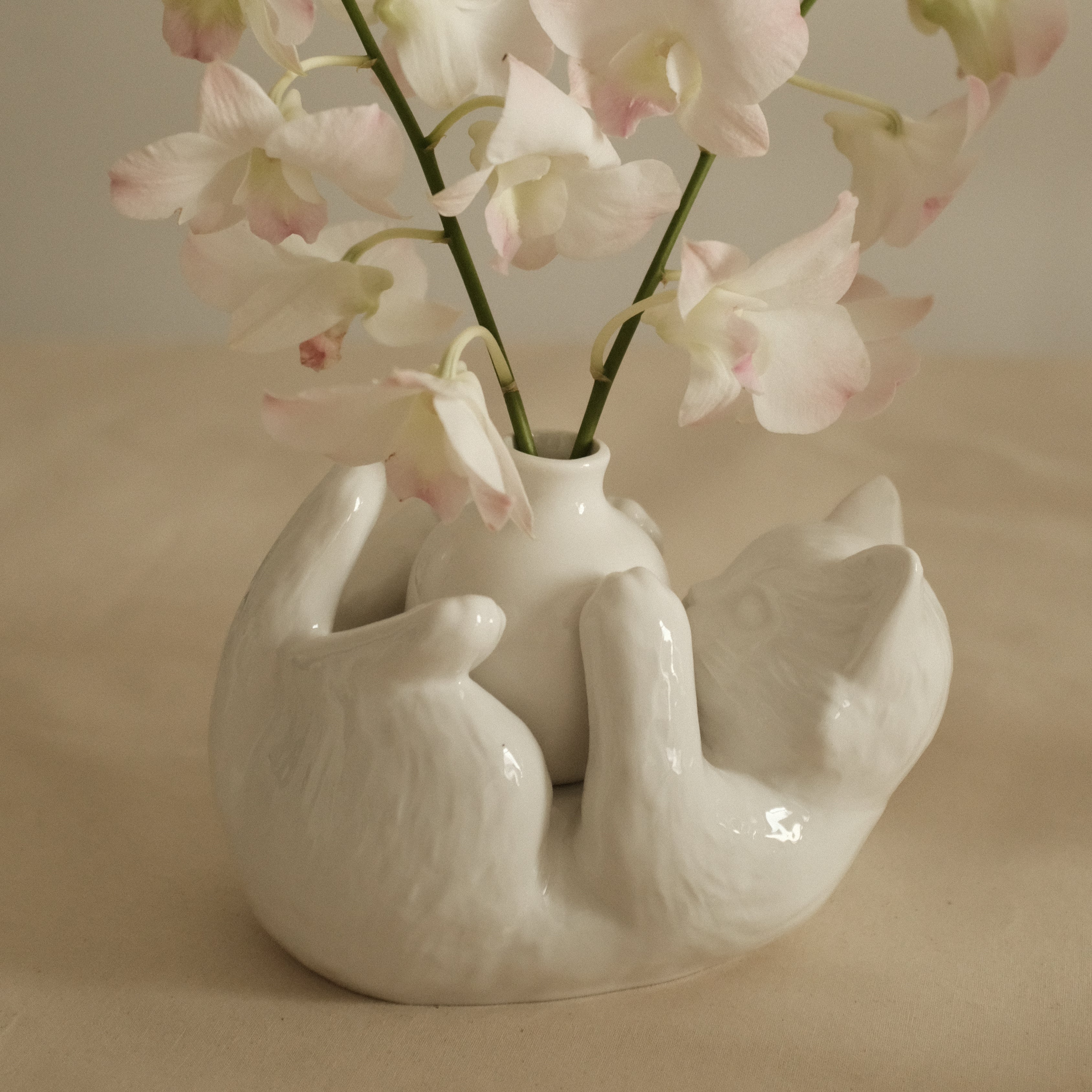 MIGNON Furry Cat with Small Ceramic Vase Reed Diffuser Bottle