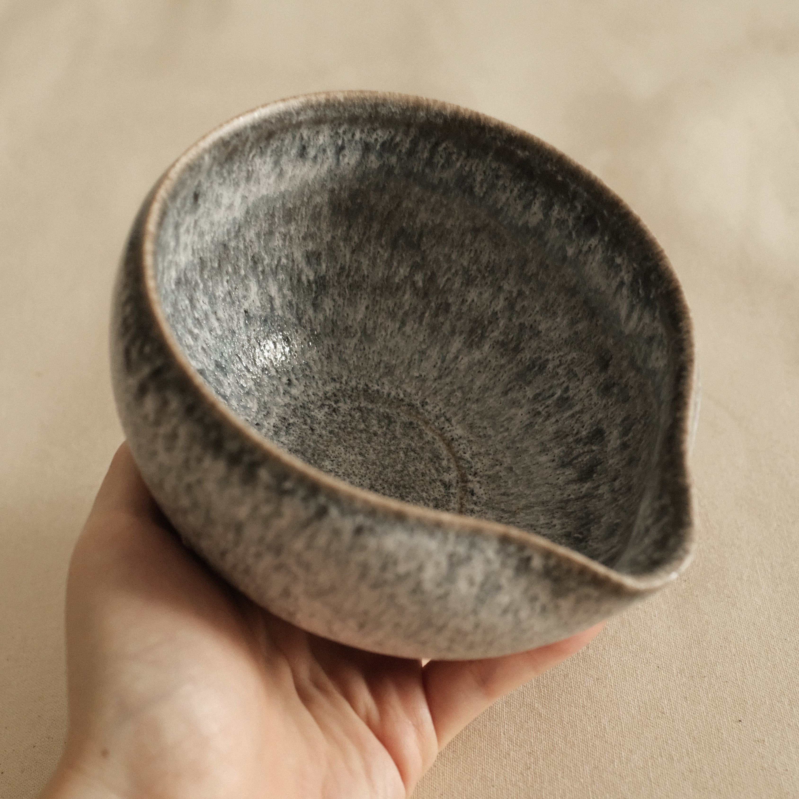 Masamura Japan Yama No Ishi Mountain Stone Katakuchi Chawan Matcha Bowl with Spout Minoware