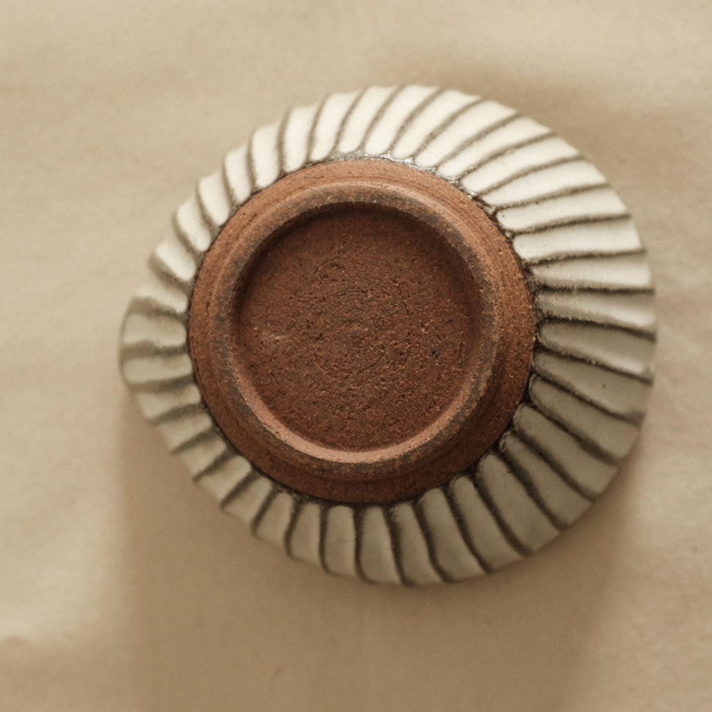 Masamura Japan Kohiki Carved Katakuchi Chawan Matcha Bowl with Spout