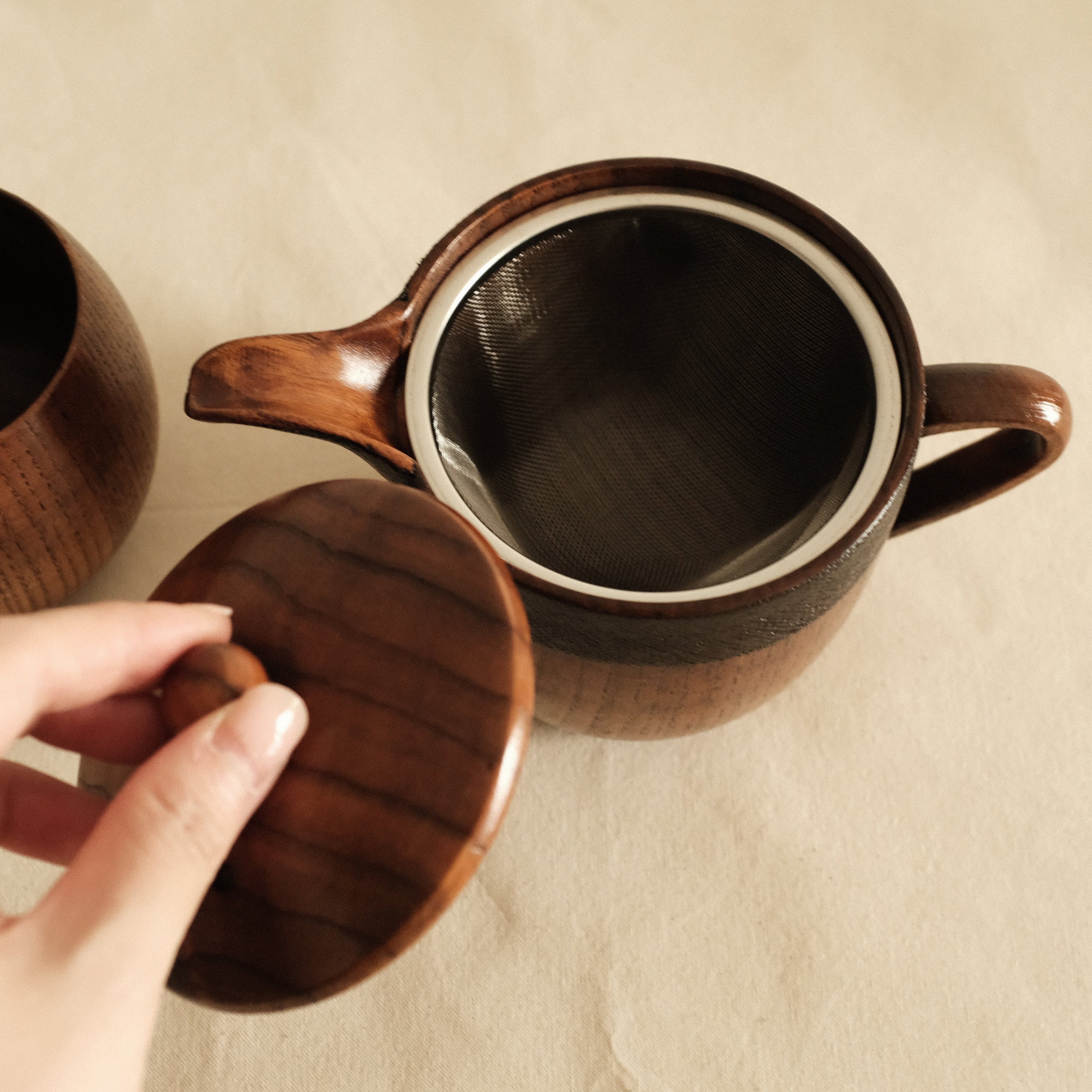 Asanuno Hemp Fabric Covered Wooden Teapot with Egg Shape Wooden Cup Norawan Set