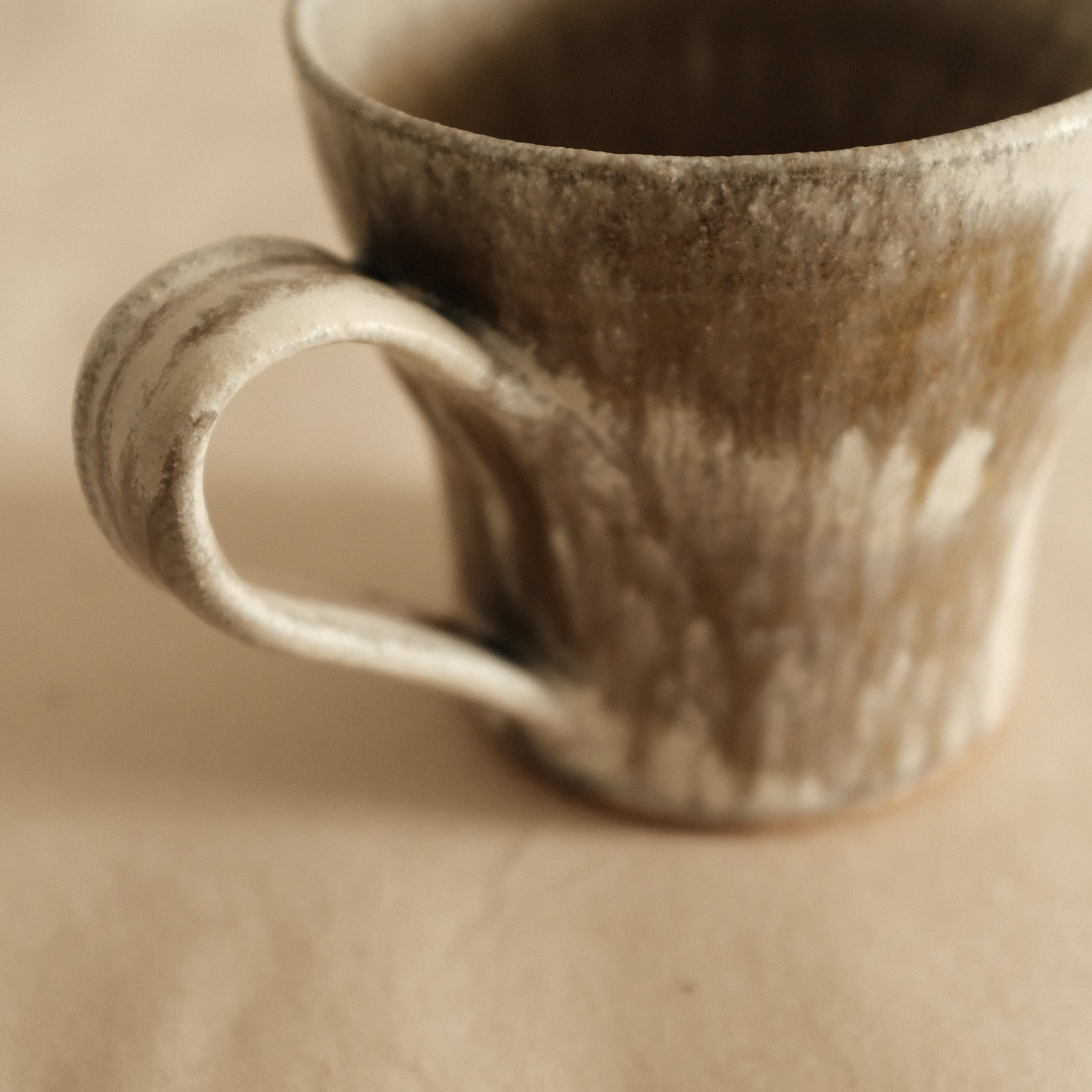 Kyuuko Mashiko Konayuki Powder Snow Glaze Mug with Handle