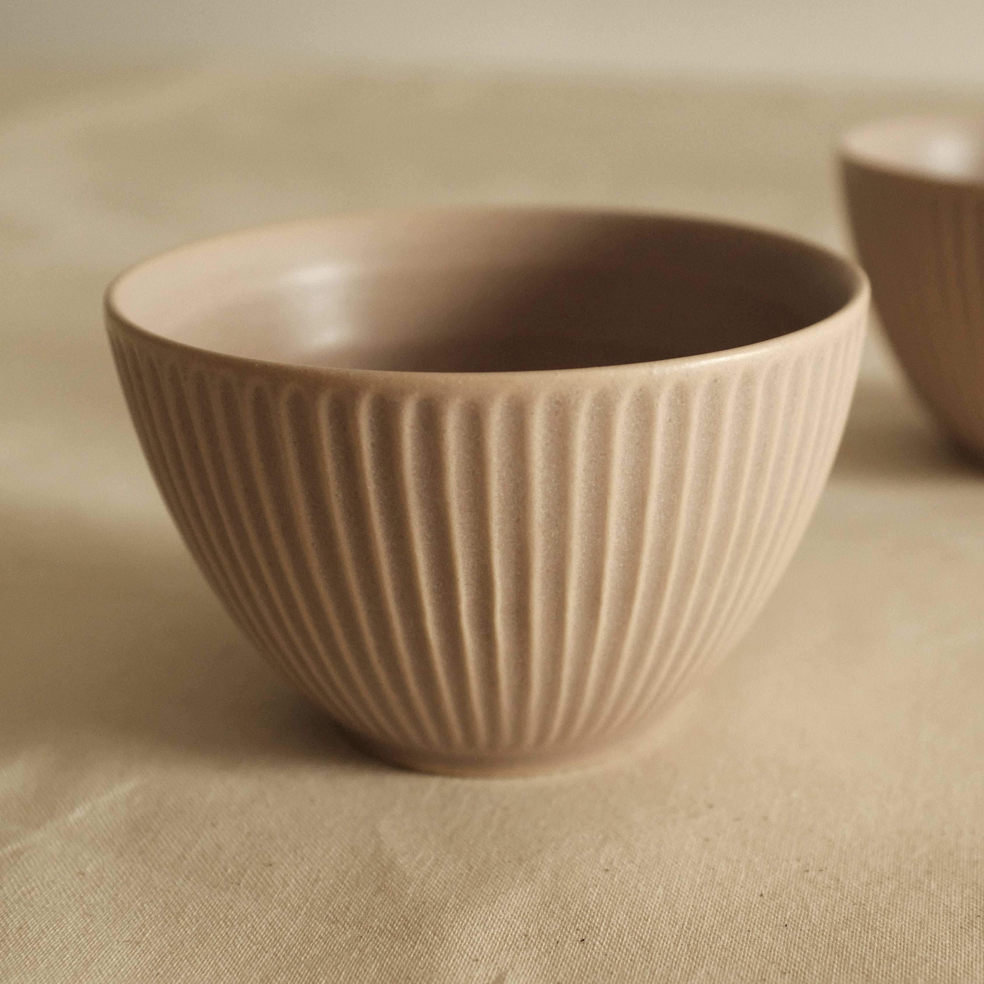 East Table Cotogo Beige Matte Small Bowl