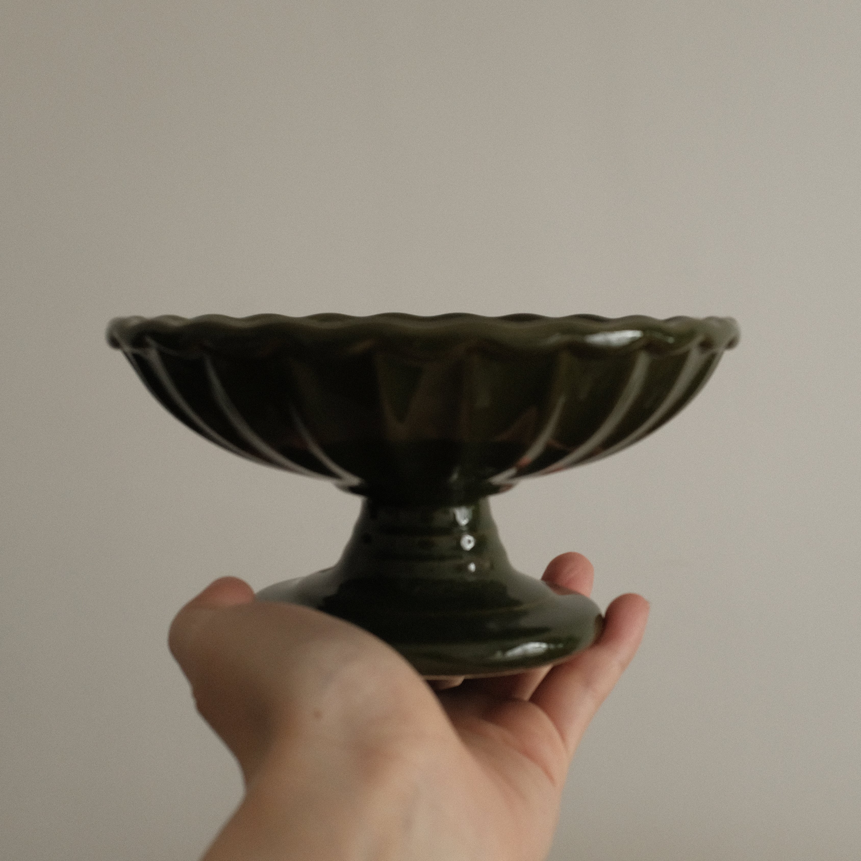 COLETTE Retro Ceramic Floral Pedestal Dish Plate Tea Stand Dessert Pastry Plate