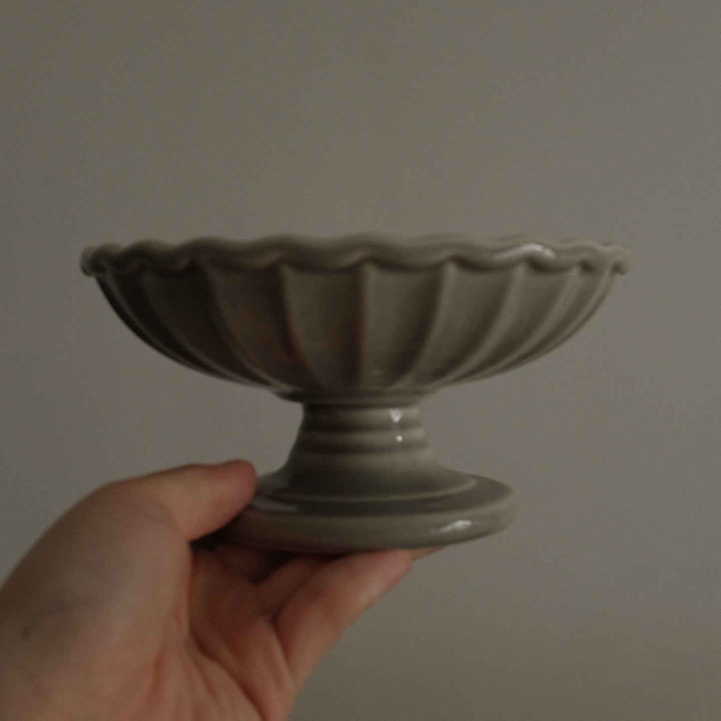 COLETTE Retro Ceramic Floral Pedestal Dish Plate Tea Stand Dessert Pastry Plate