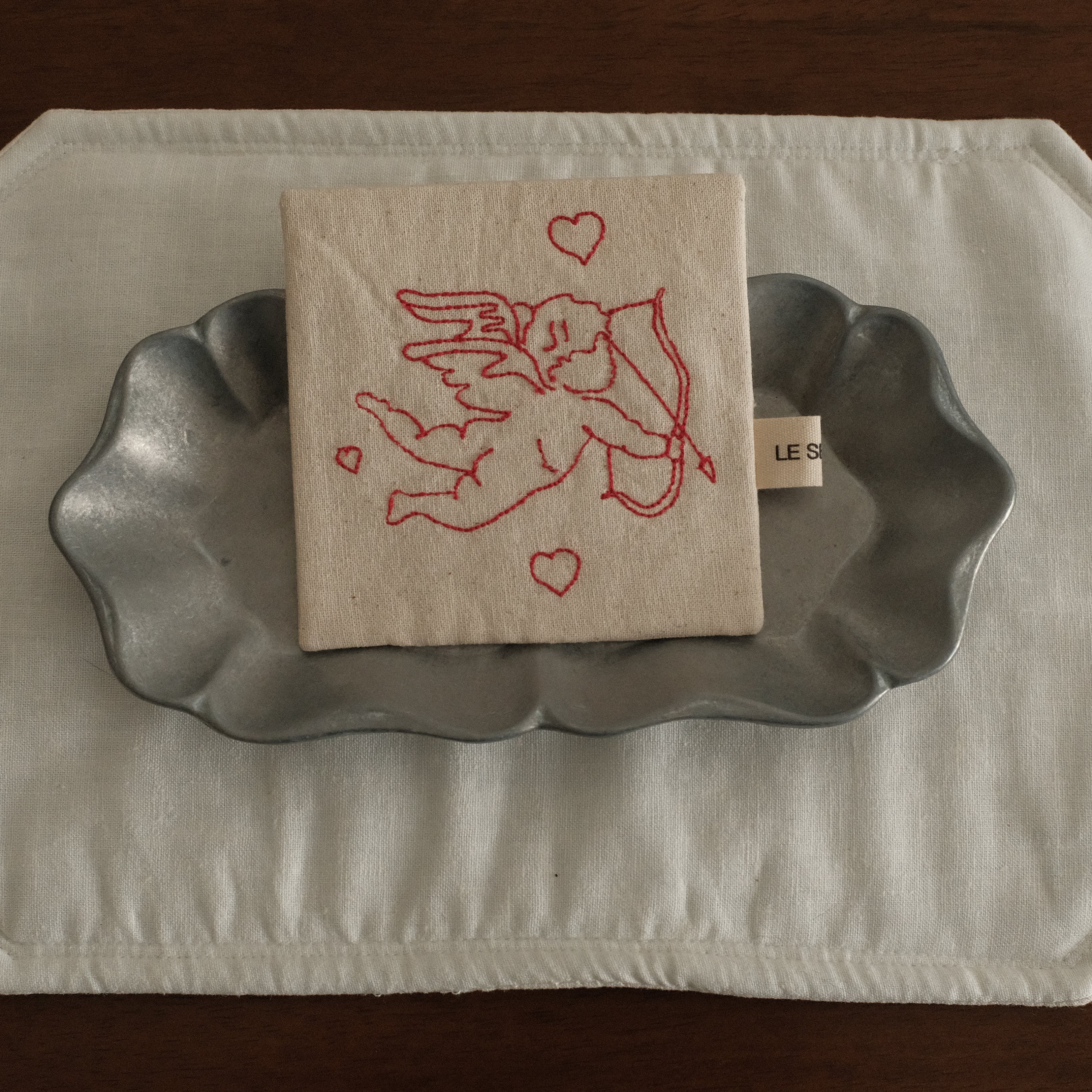 Le Serein Cupid's Love Pattern Hand Embroidered French Linen Coasters Heat Insulation Table Mats Decorations
