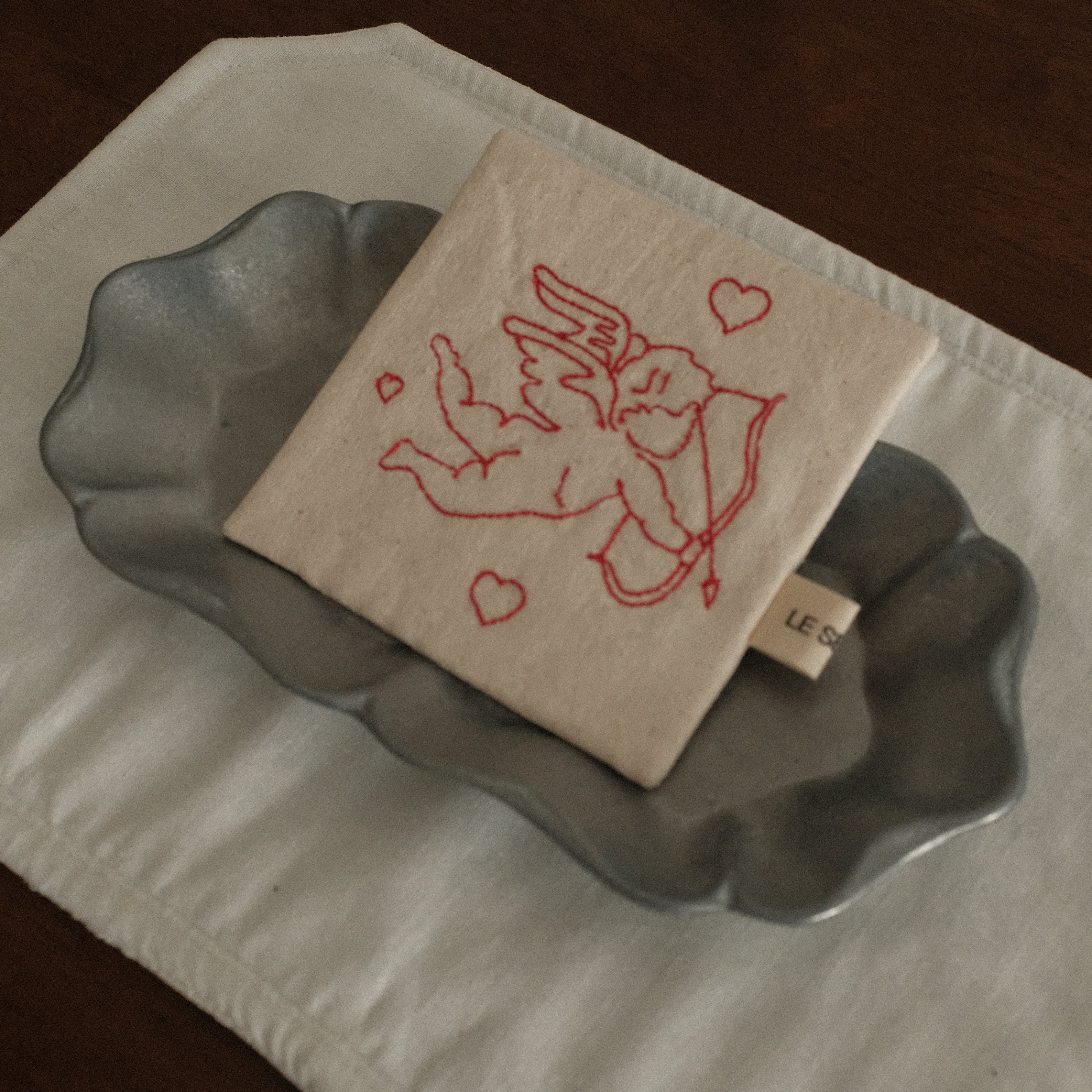 Le Serein Cupid's Love Pattern Hand Embroidered French Linen Coasters Heat Insulation Table Mats Decorations