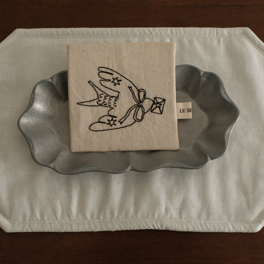Le Serein Peace Dove Envelope Pattern Hand Embroidered French Linen Coasters Heat Insulation Table Mats Decorations