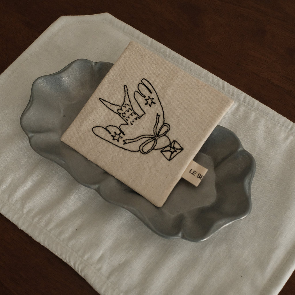 Le Serein Peace Dove Envelope Pattern Hand Embroidered French Linen Coasters Heat Insulation Table Mats Decorations