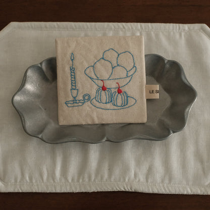 Le Serein Canele Dessert Fruits Candle Pattern Hand Embroidered French Linen Coasters Heat Insulation Table Mats Decorations