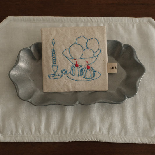 Le Serein Canele Dessert Fruits Candle Pattern Hand Embroidered French Linen Coasters Heat Insulation Table Mats Decorations