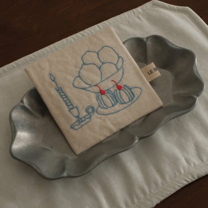 Le Serein Canele Dessert Fruits Candle Pattern Hand Embroidered French Linen Coasters Heat Insulation Table Mats Decorations