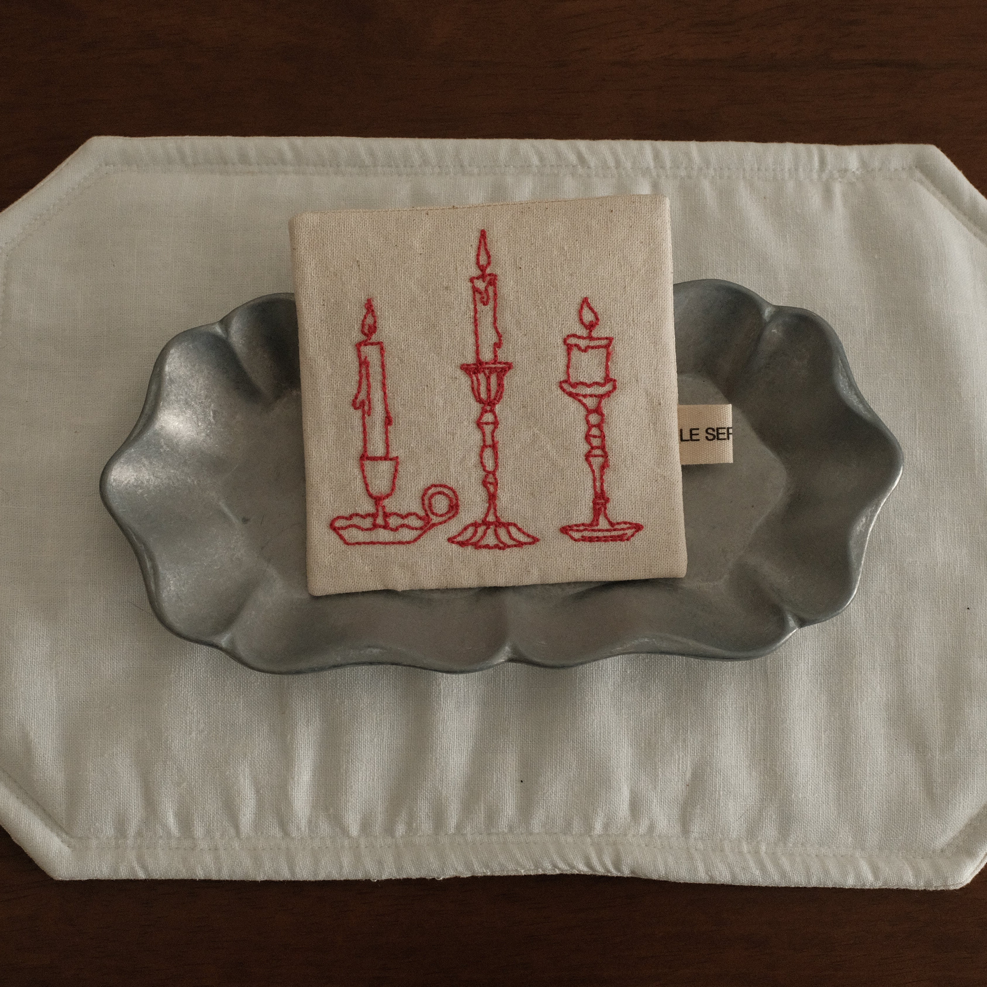 Le Serein Retro Candles Pattern Hand Embroidered French Linen Coasters Heat Insulation Table Mats Decorations