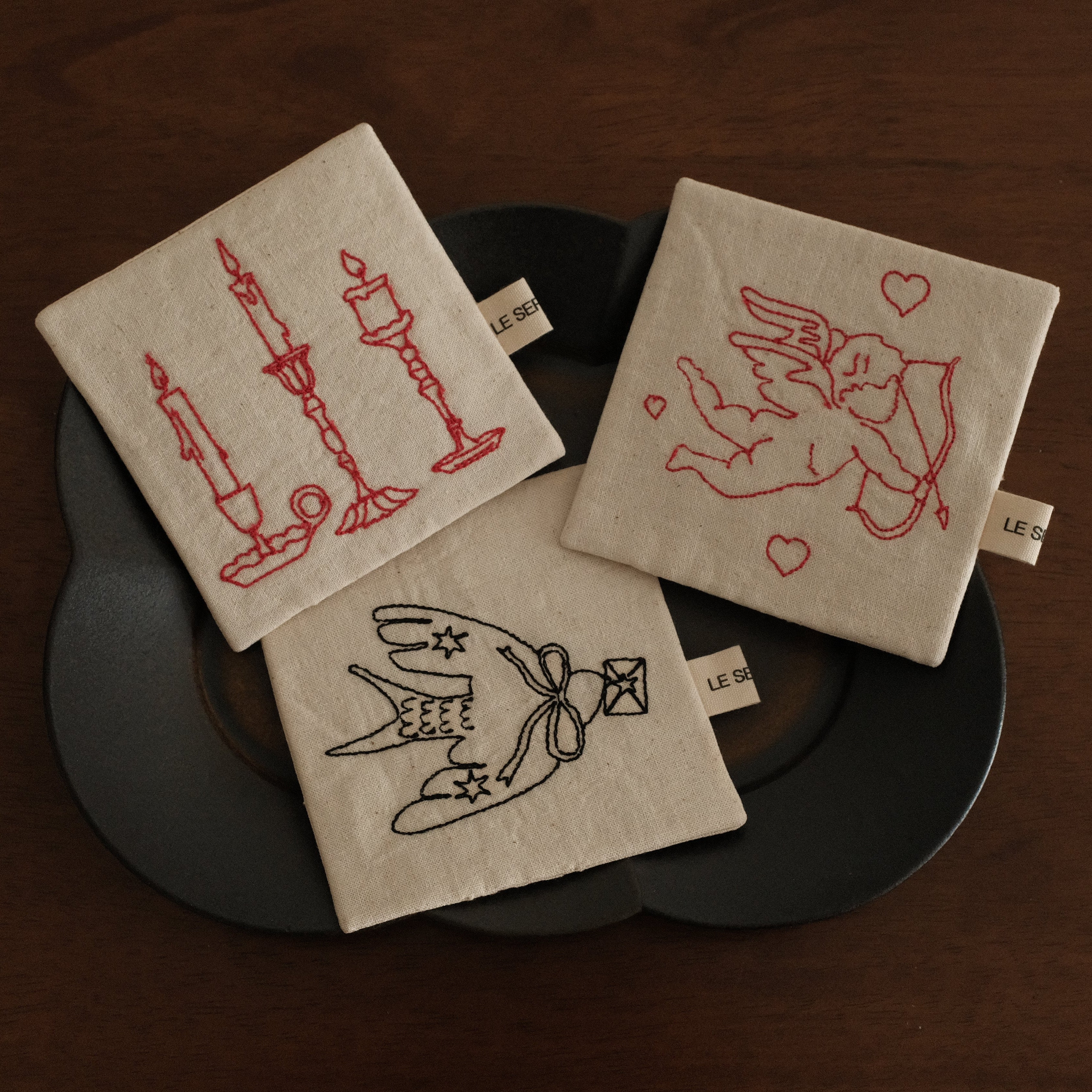 Le Serein Retro Candles Pattern Hand Embroidered French Linen Coasters Heat Insulation Table Mats Decorations