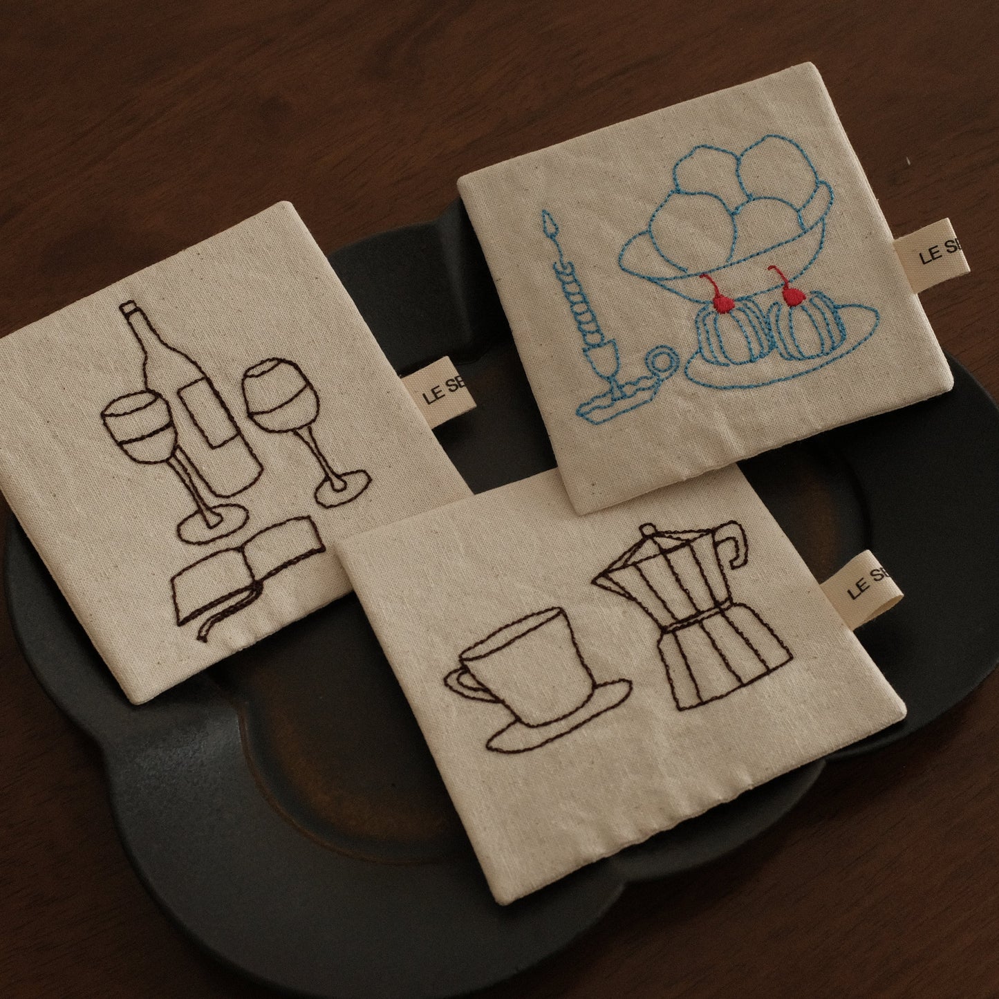 Le Serein Evening Reading Time with Wine Pattern Hand Embroidered French Linen Coasters Heat Insulation Table Mats Decorations