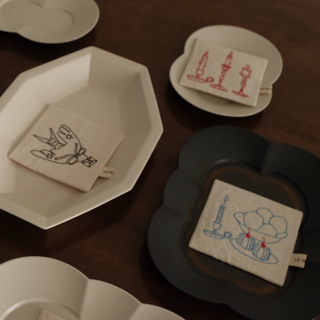 Le Serein Canele Dessert Fruits Candle Pattern Hand Embroidered French Linen Coasters Heat Insulation Table Mats Decorations