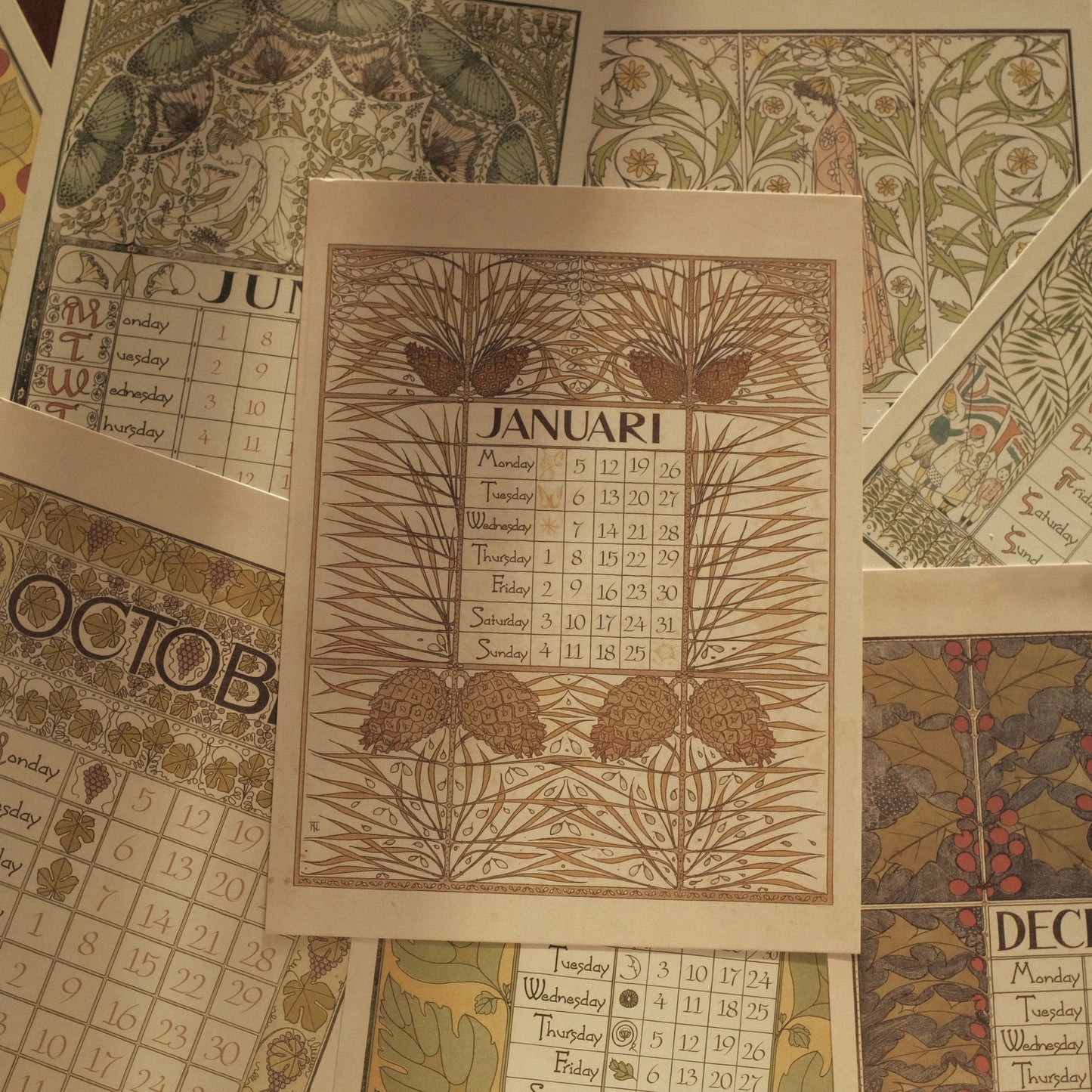 MARGUERITE Elegant Retro Art Nouveau Wall Hanging Table Display Calendar 2026 Art Card