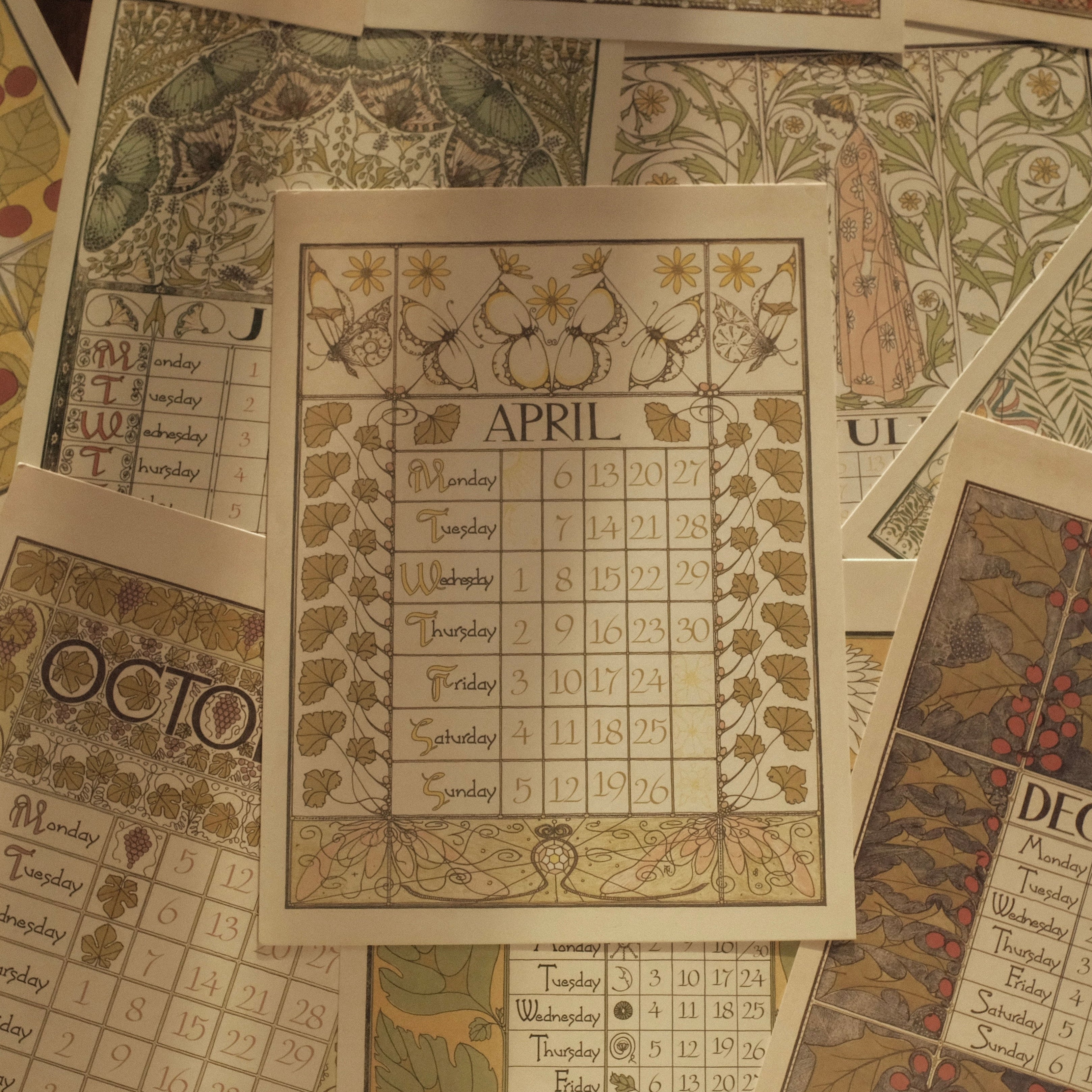 MARGUERITE Elegant Retro Art Nouveau Wall Hanging Table Display Calendar 2026 Art Card