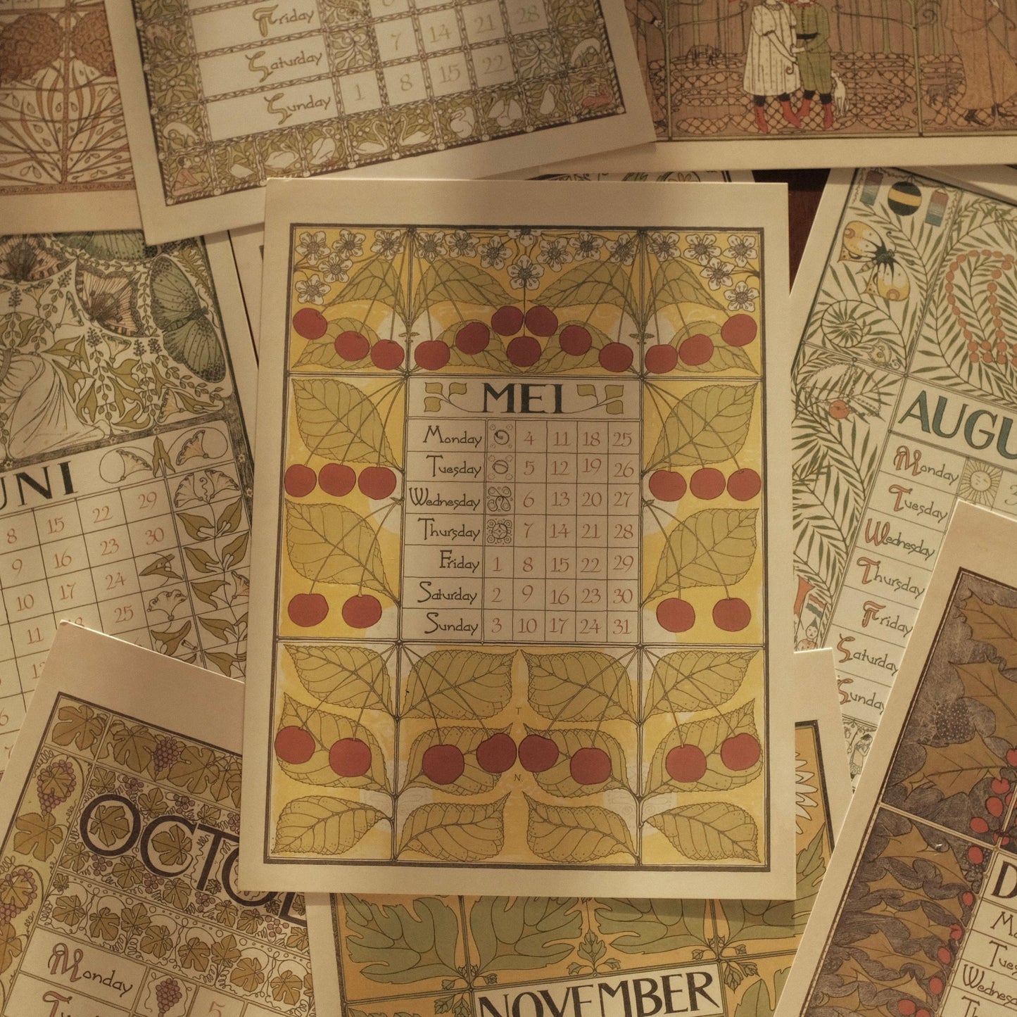 MARGUERITE Elegant Retro Art Nouveau Wall Hanging Table Display Calendar 2026 Art Card