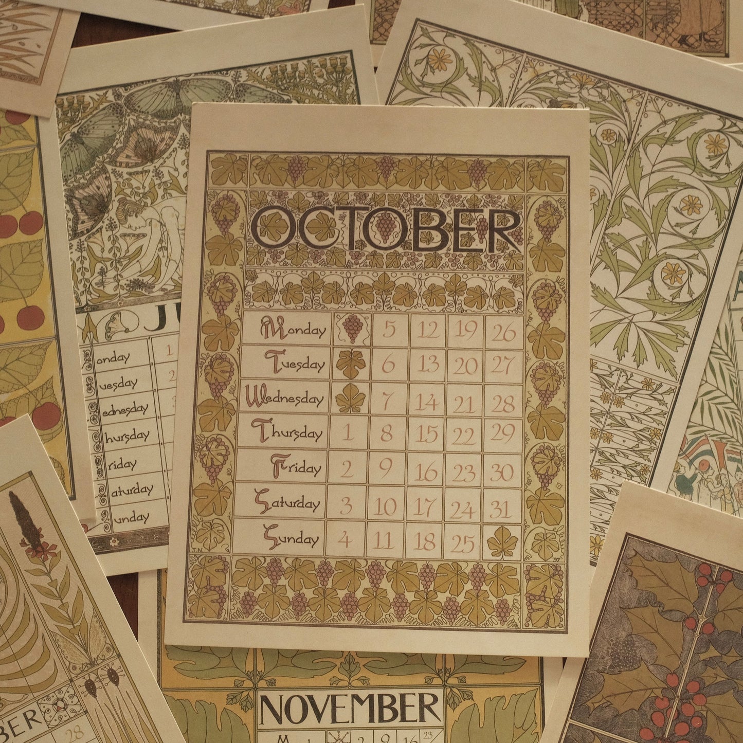 MARGUERITE Elegant Retro Art Nouveau Wall Hanging Table Display Calendar 2026 Art Card