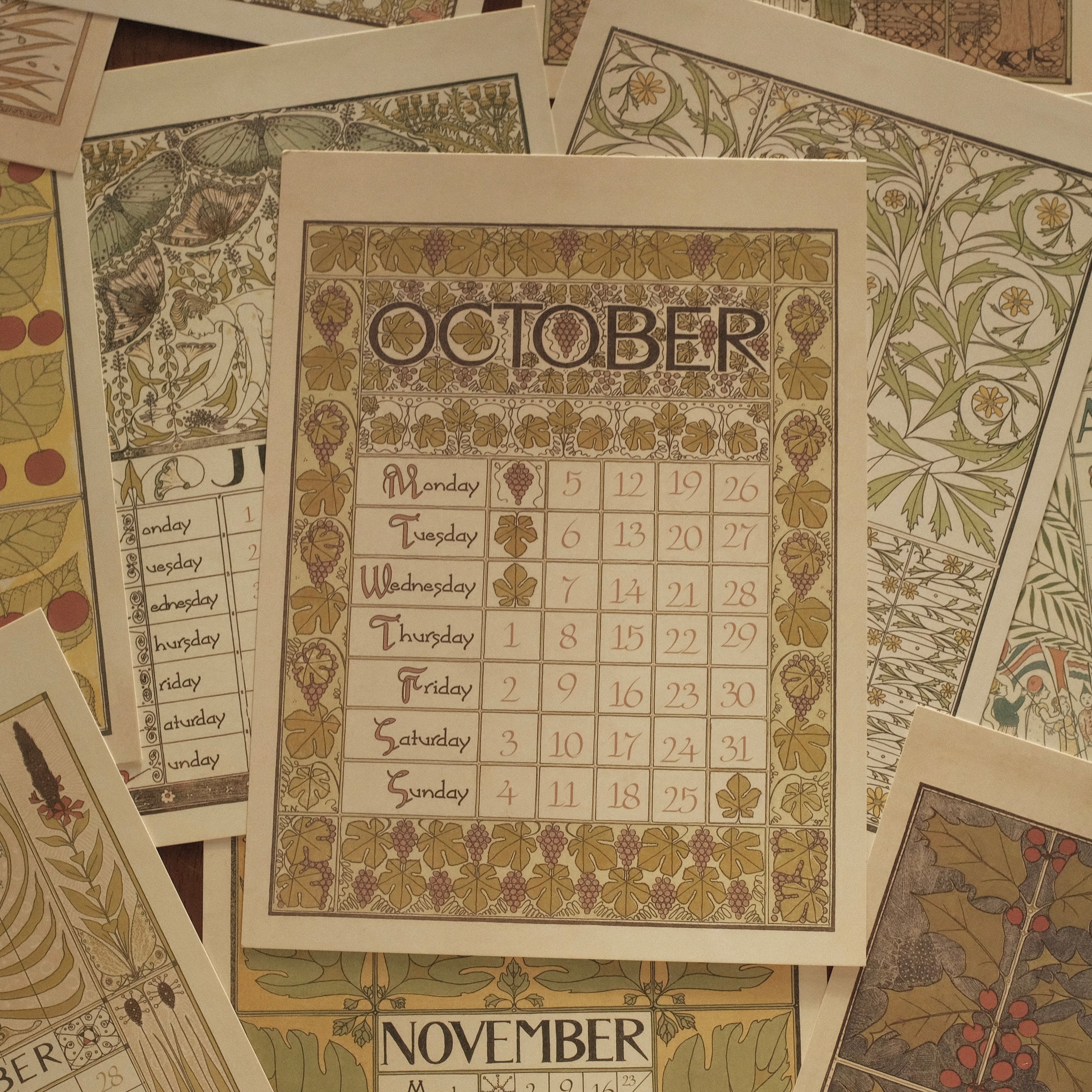 MARGUERITE Elegant Retro Art Nouveau Wall Hanging Table Display Calendar 2026 Art Card