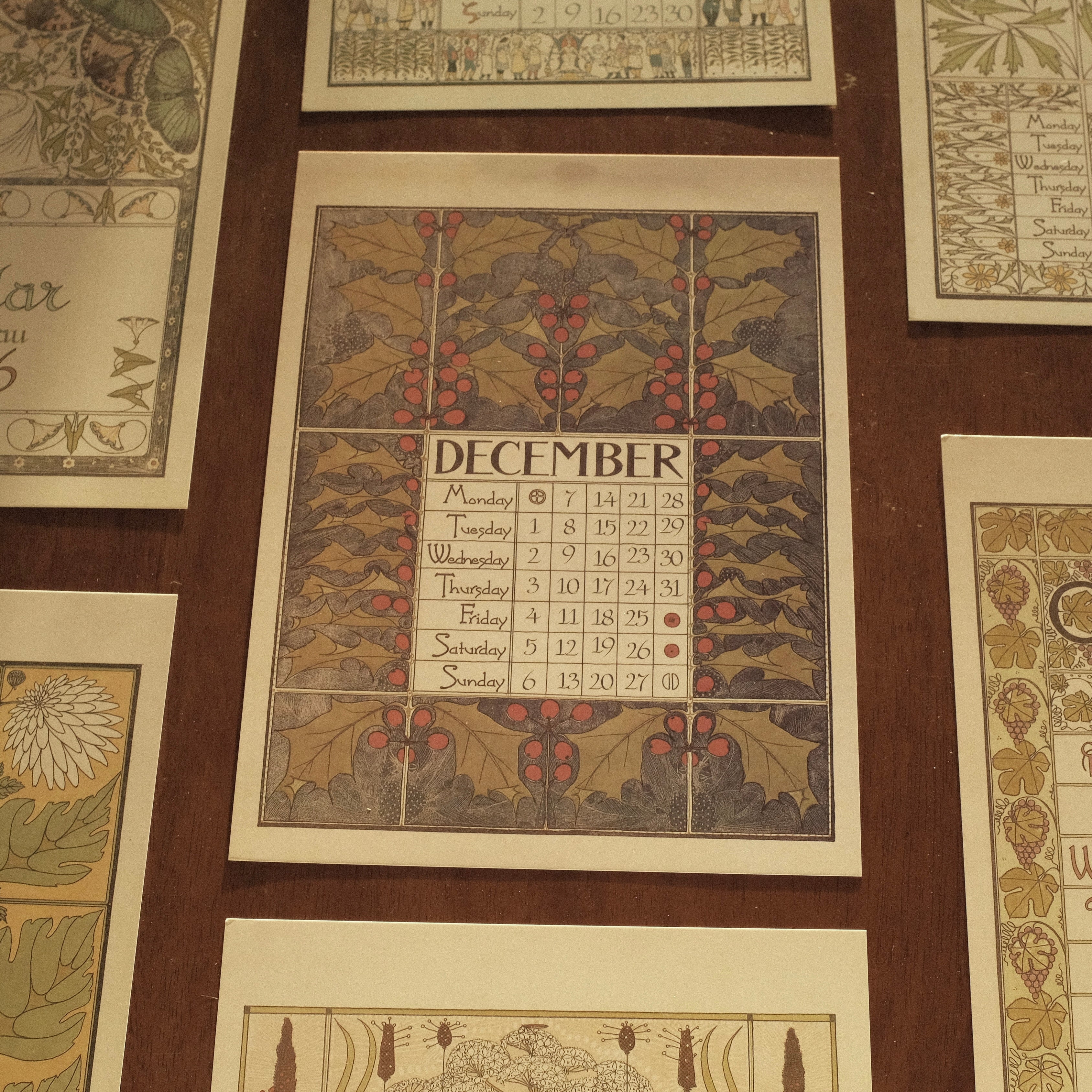 MARGUERITE Elegant Retro Art Nouveau Wall Hanging Table Display Calendar 2026 Art Card