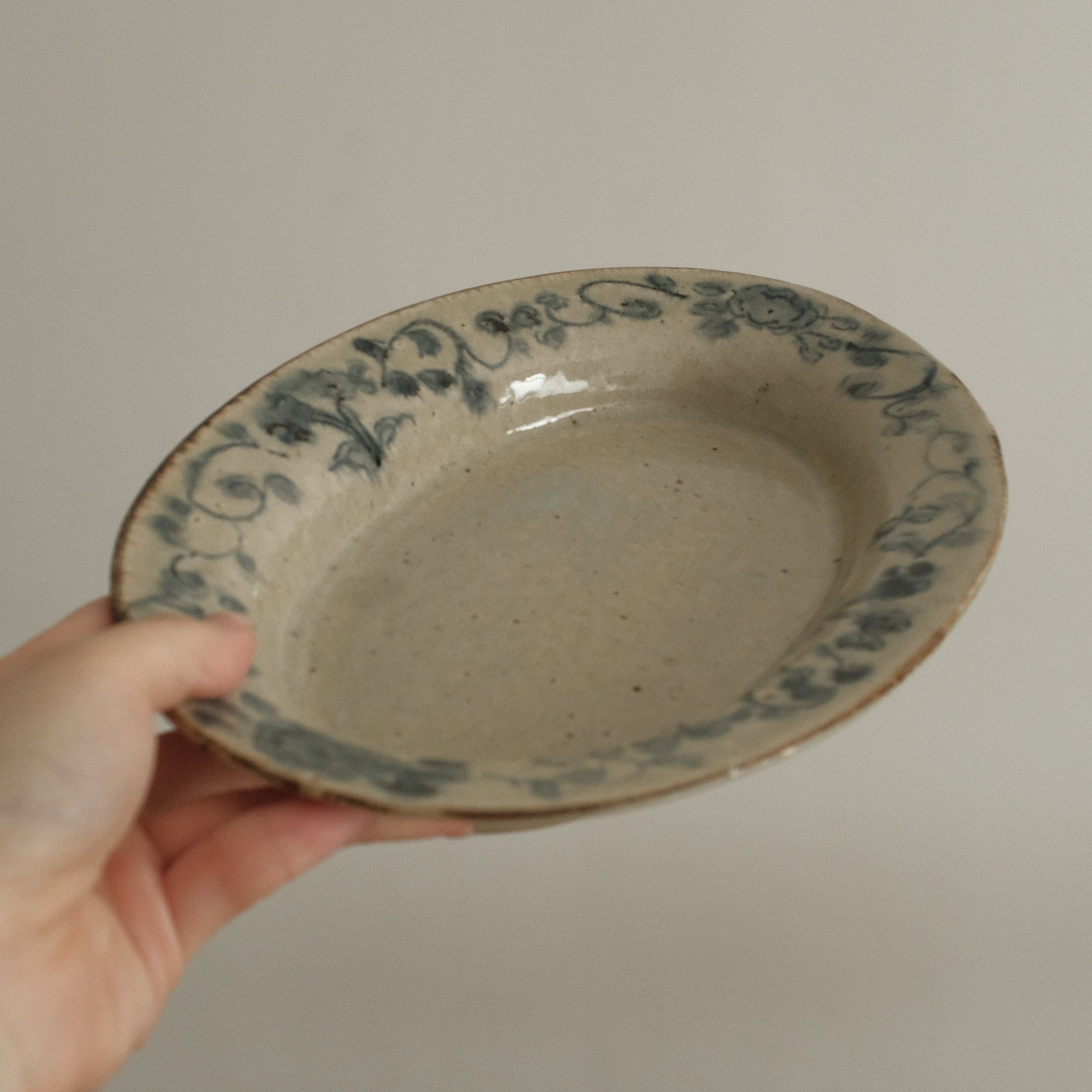 Annan Azure Retro Style Hand Painted Blue and White Floral Vines Oval Large Plate Underglazed Stoneware Ceramic