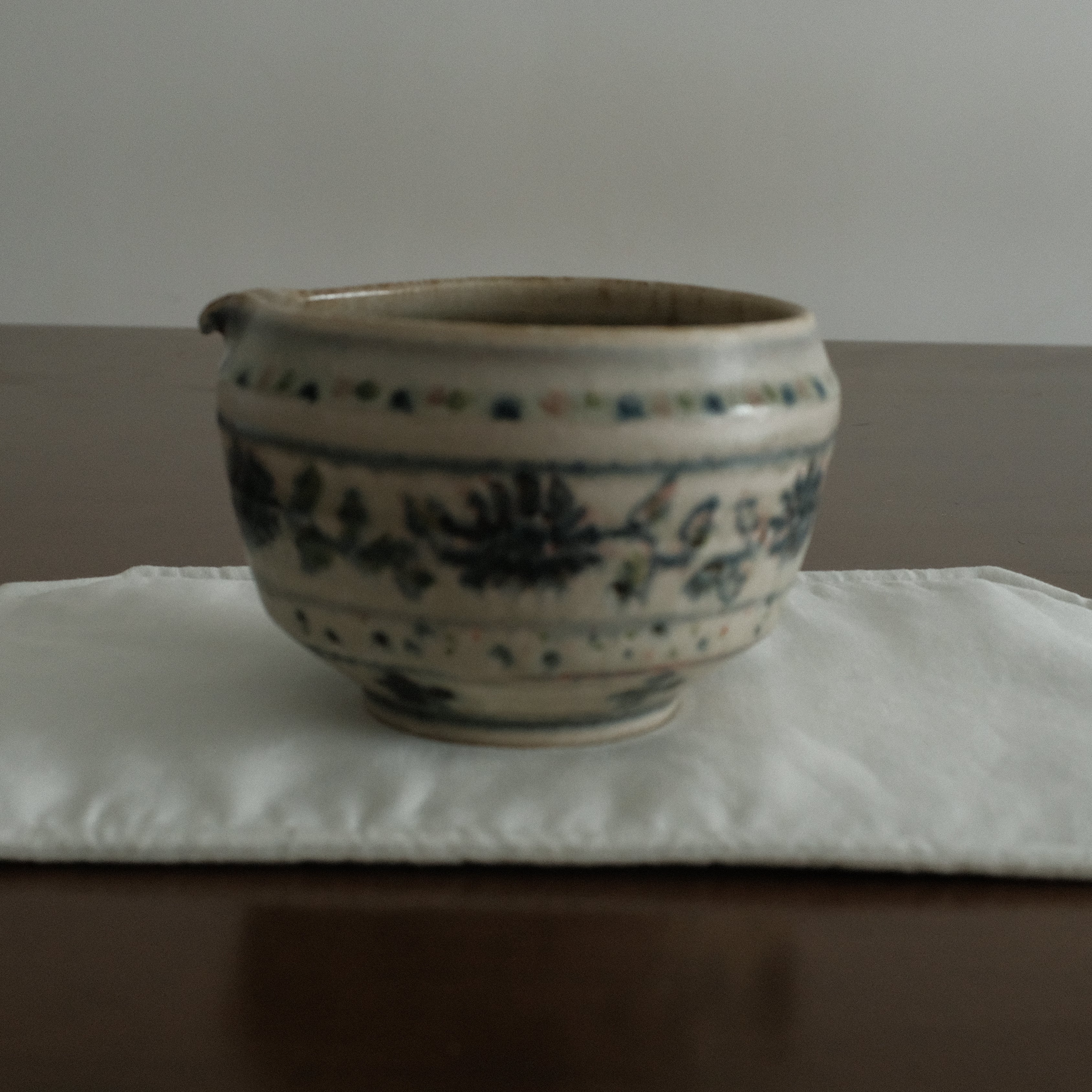 Annan Azure Retro Style Hand Painted Indigo Purple Floral Motifs Katakuchi Chawan Matcha Bowl with Spout Underglazed Ceramic Stoneware