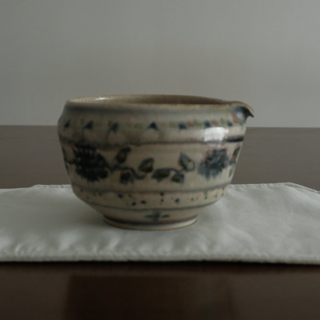 Annan Azure Retro Style Hand Painted Indigo Purple Floral Motifs Katakuchi Chawan Matcha Bowl with Spout Underglazed Ceramic Stoneware