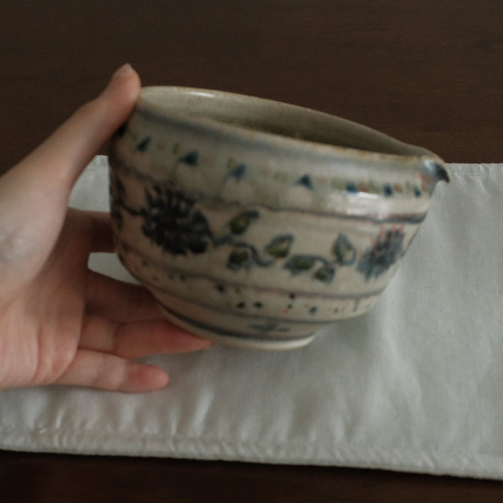 Annan Azure Retro Style Hand Painted Indigo Purple Floral Motifs Katakuchi Chawan Matcha Bowl with Spout Underglazed Ceramic Stoneware