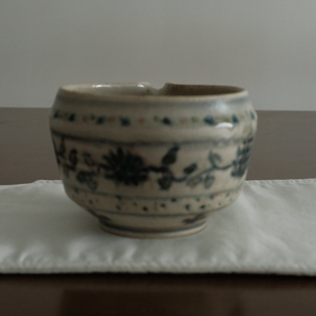 Annan Azure Retro Style Hand Painted Indigo Purple Floral Motifs Katakuchi Chawan Matcha Bowl with Spout Underglazed Ceramic Stoneware