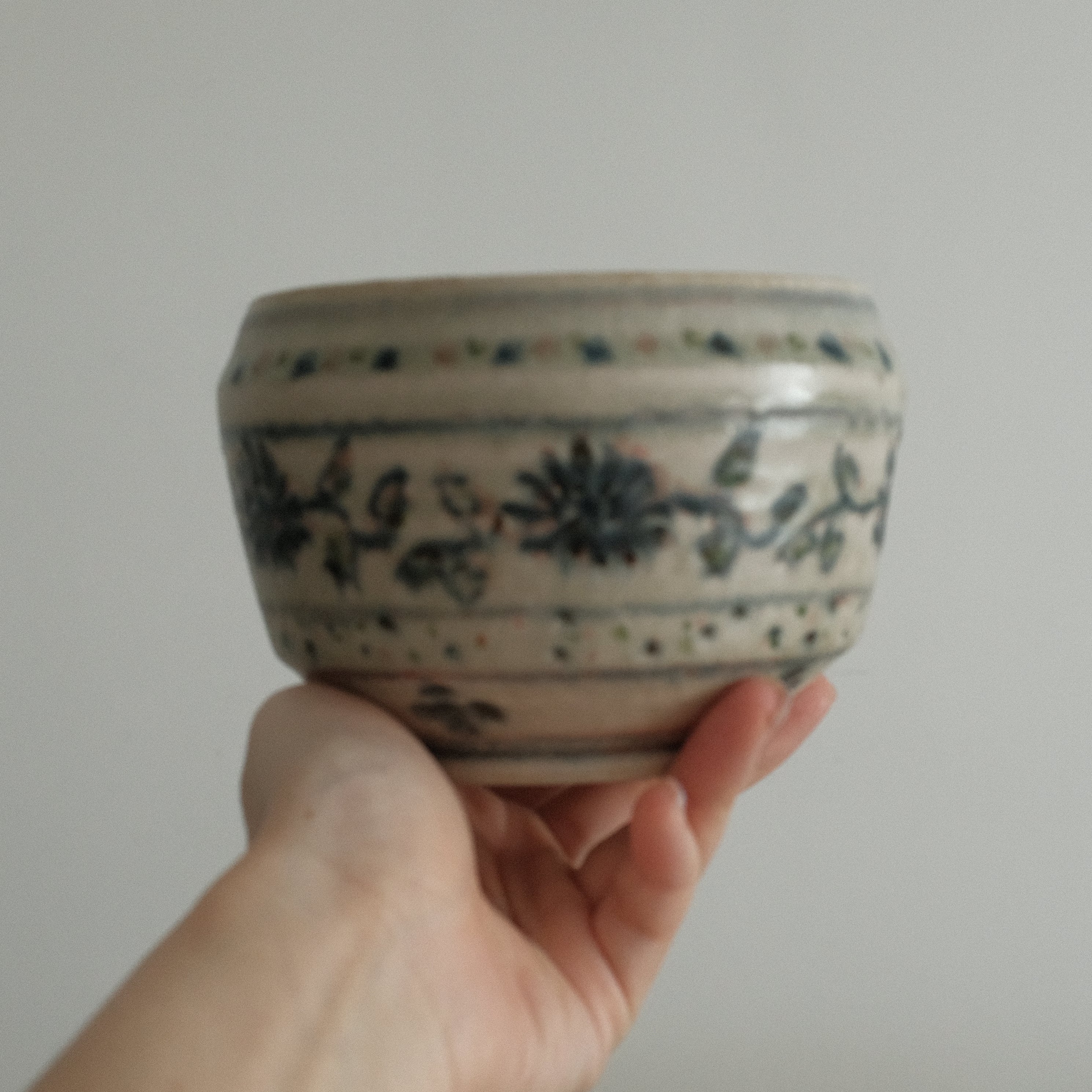 Annan Azure Retro Style Hand Painted Indigo Purple Floral Motifs Katakuchi Chawan Matcha Bowl with Spout Underglazed Ceramic Stoneware