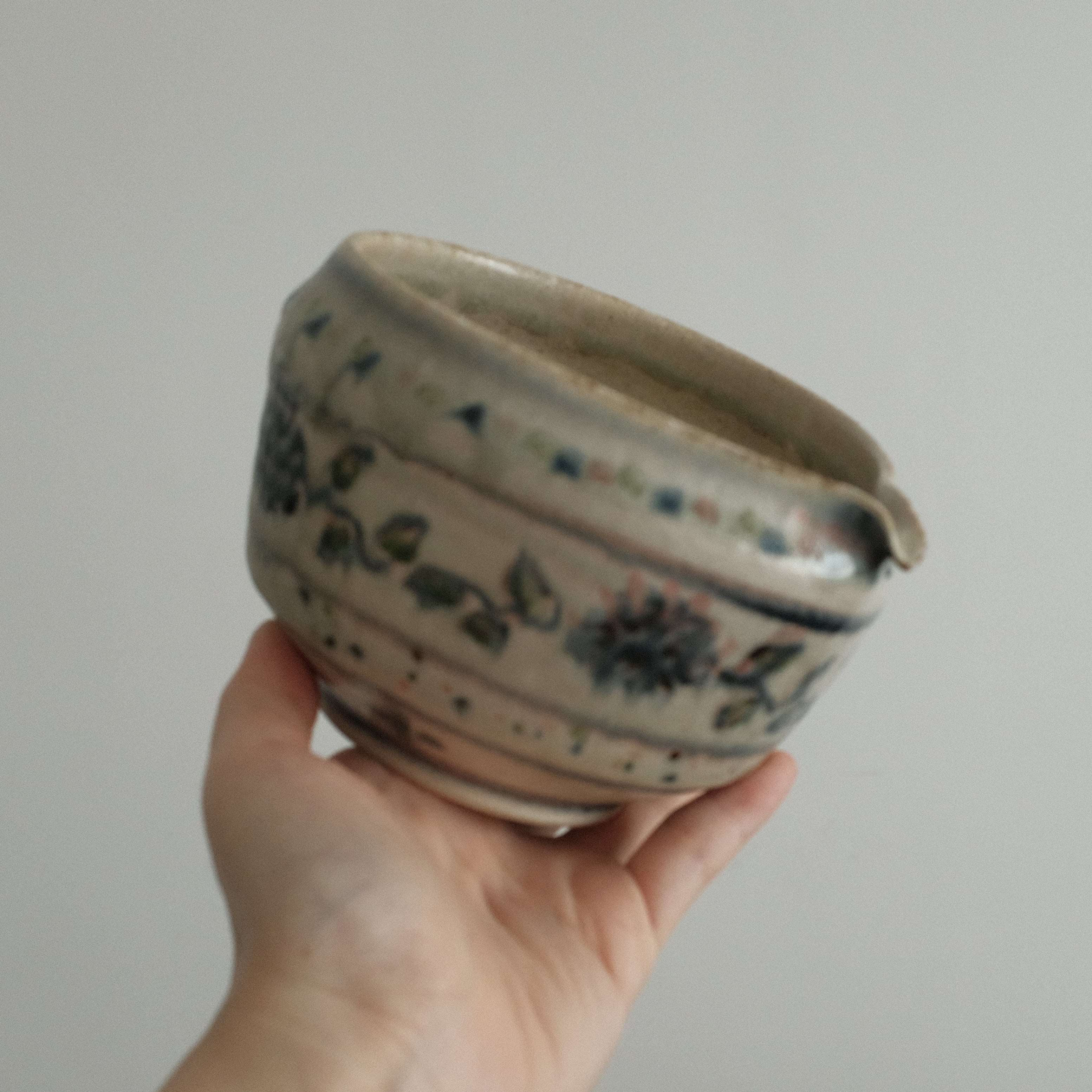 Annan Azure Retro Style Hand Painted Indigo Purple Floral Motifs Katakuchi Chawan Matcha Bowl with Spout Underglazed Ceramic Stoneware