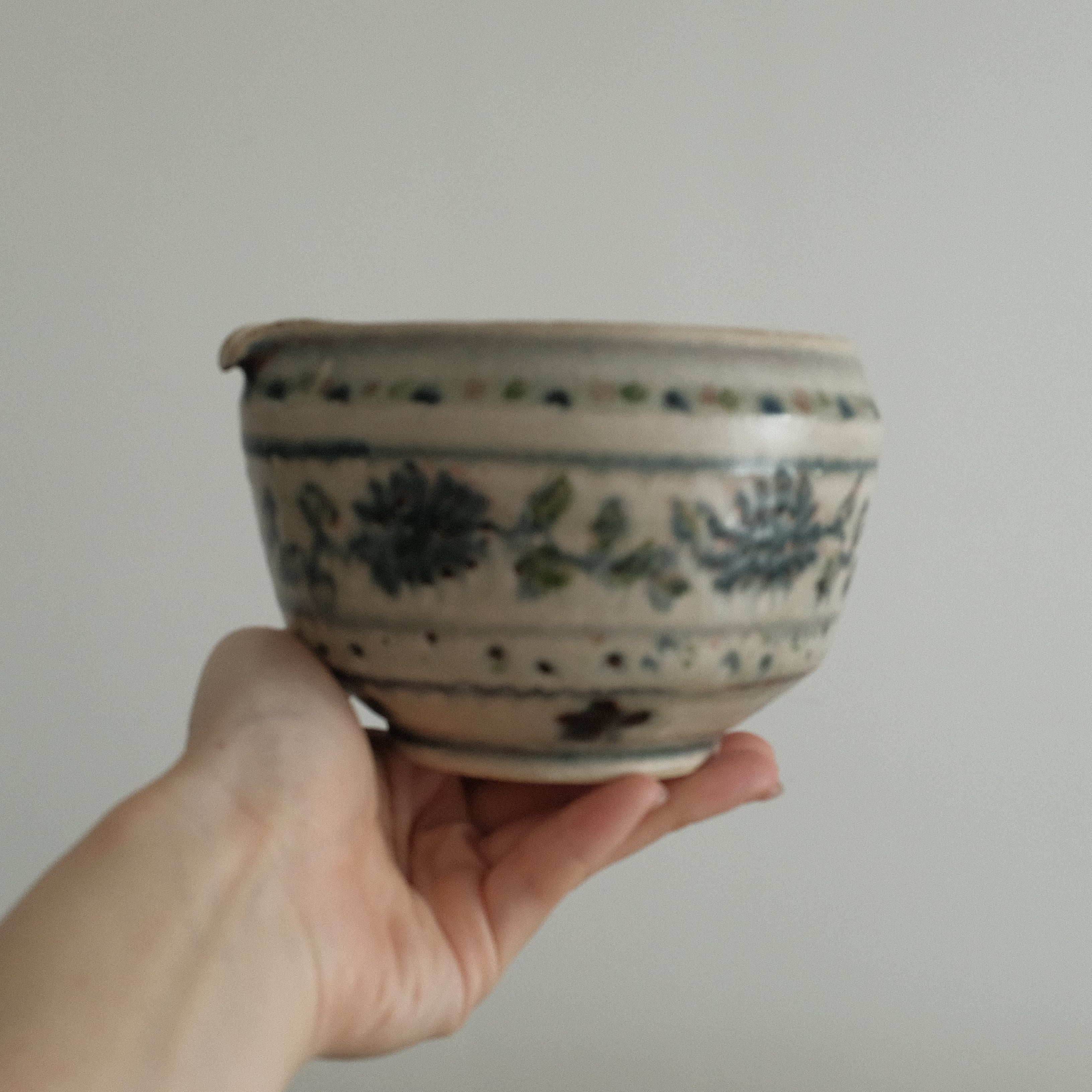 Annan Azure Retro Style Hand Painted Indigo Purple Floral Motifs Katakuchi Chawan Matcha Bowl with Spout Underglazed Ceramic Stoneware