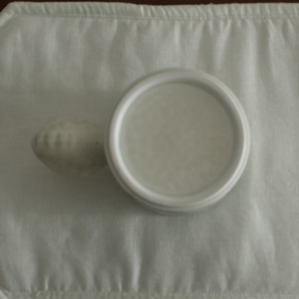 Annan Azure Retro Style Hand Painted Blue and White Floral Motifs Matte Love Shape Handle Mug Underglazed Stoneware Ceramic