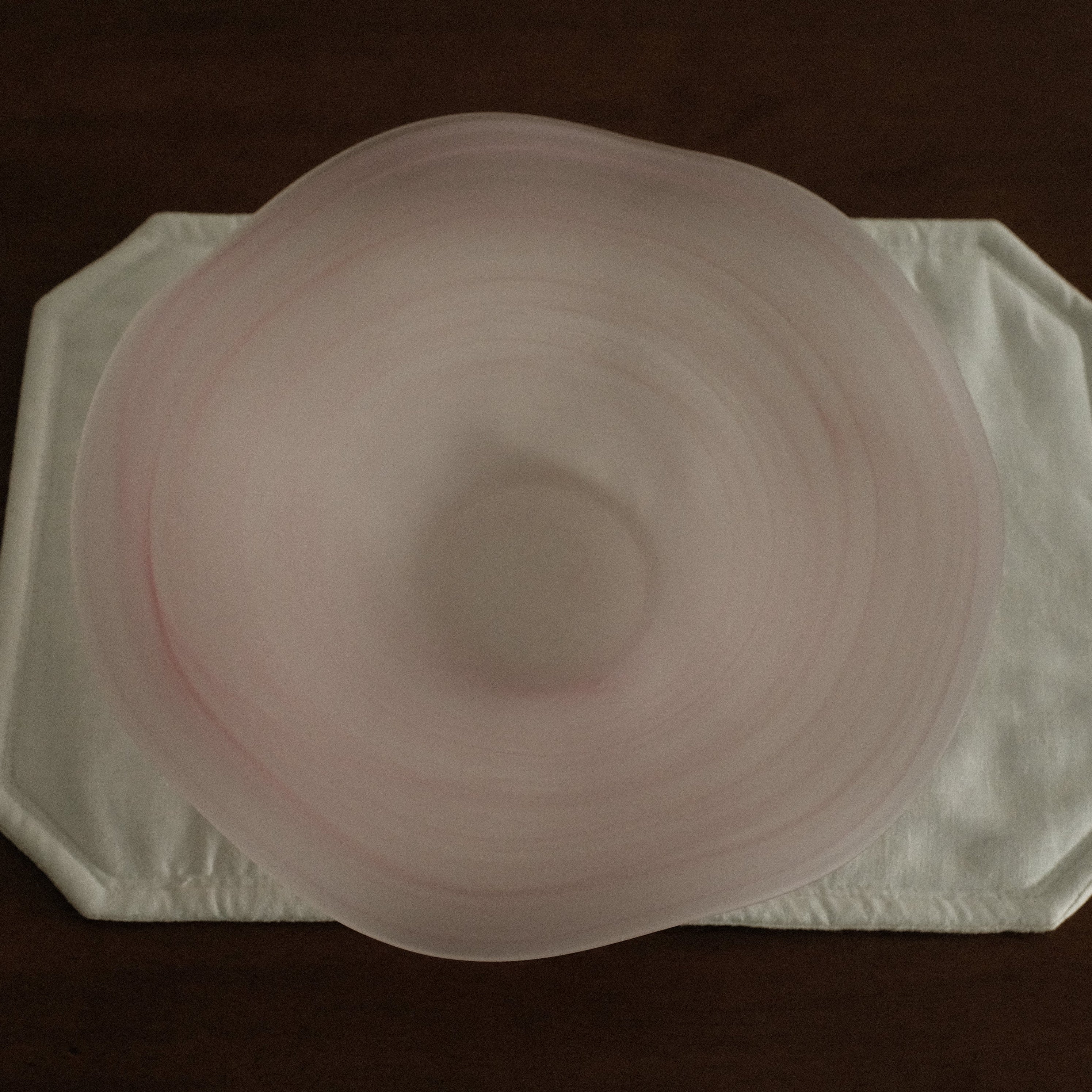 ESME Handmade Wavy Round Frosted Glass Cosmic Deep Plate Soft Pink Sakura