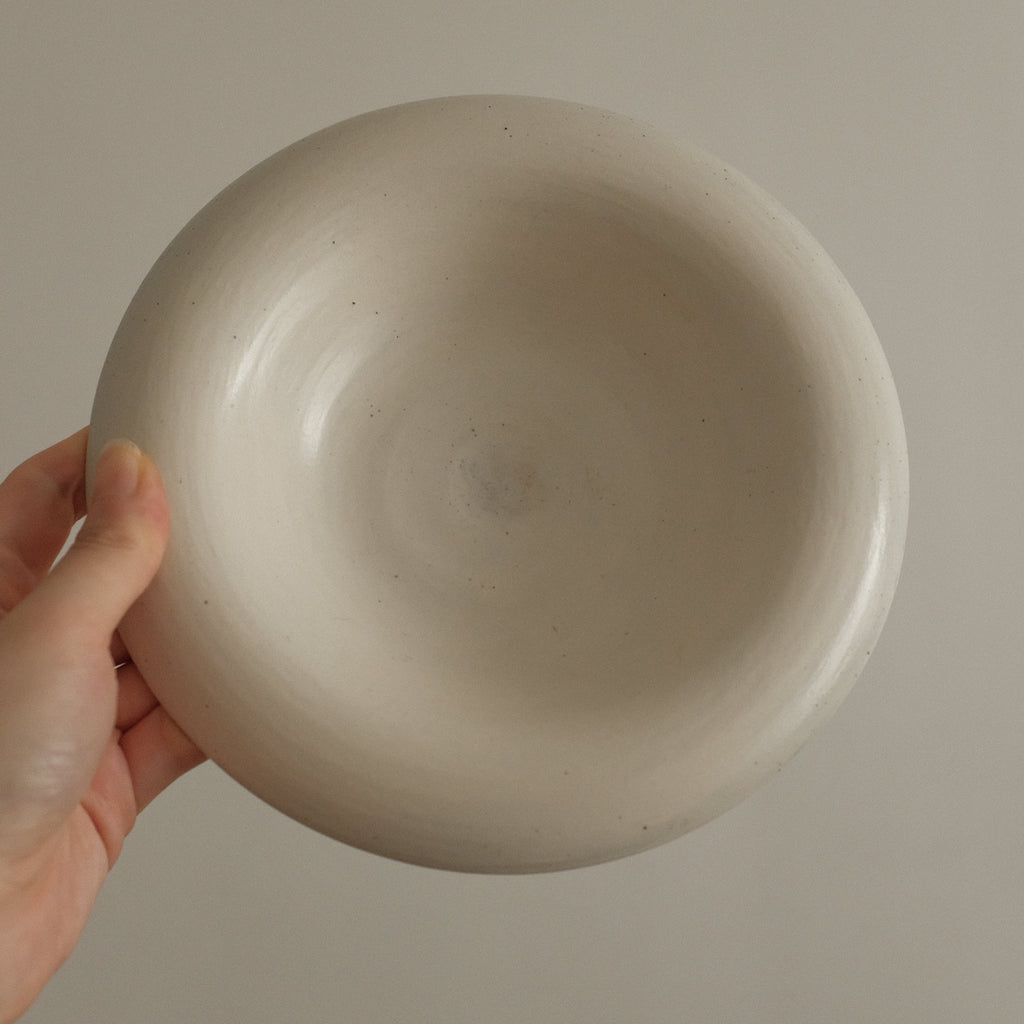 Yuli Handmade Speckled Snow White Rolled Rim Deep Plate Dish Powdered Glaze Underglazed Stoneware