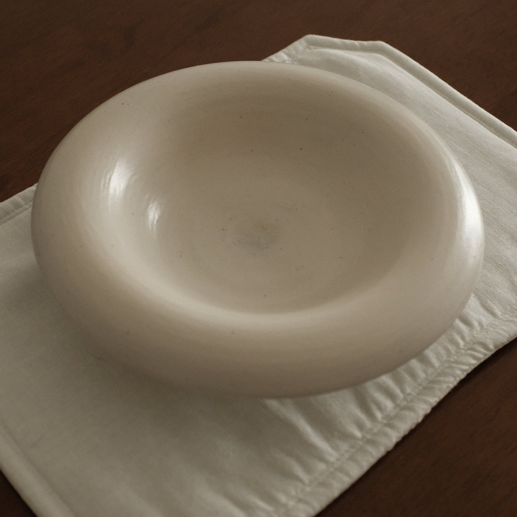 Yuli Handmade Speckled Snow White Rolled Rim Deep Plate Dish Powdered Glaze Underglazed Stoneware